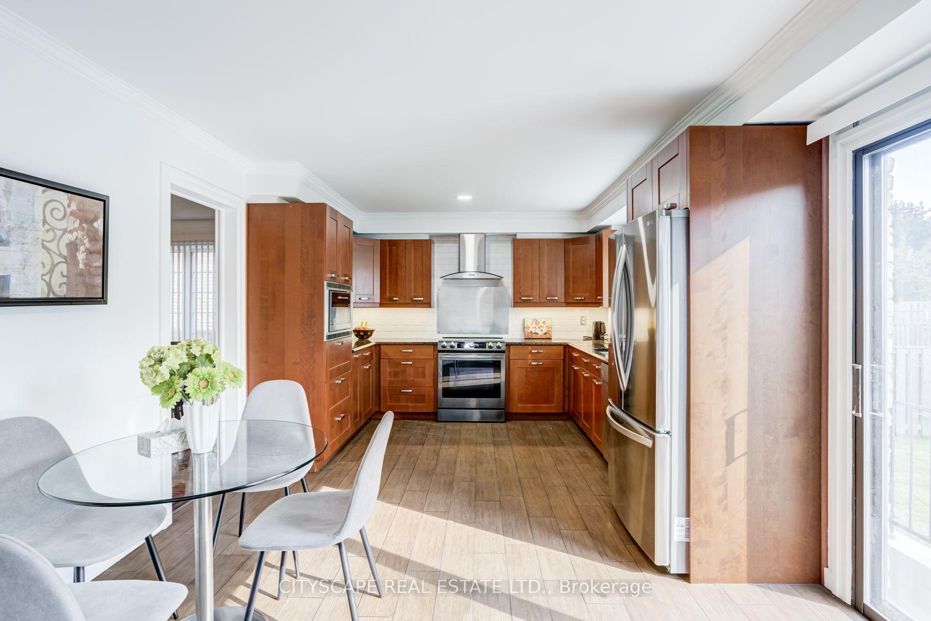 Photo 13 of 34 Highgate Drive, Markham, Milliken Mills West — HOMEH