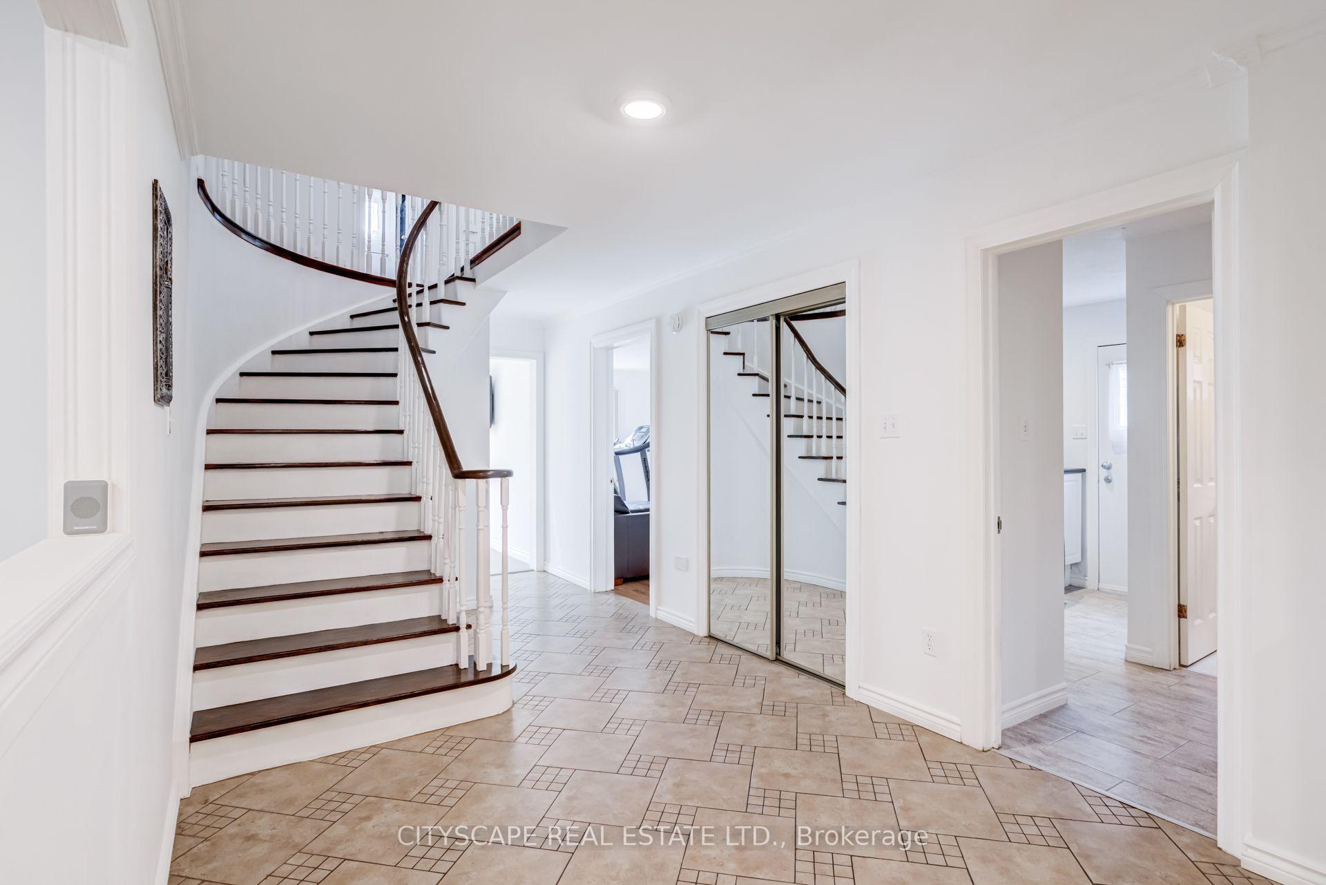 Photo 19 of 34 Highgate Drive, Markham, Milliken Mills West — HOMEH