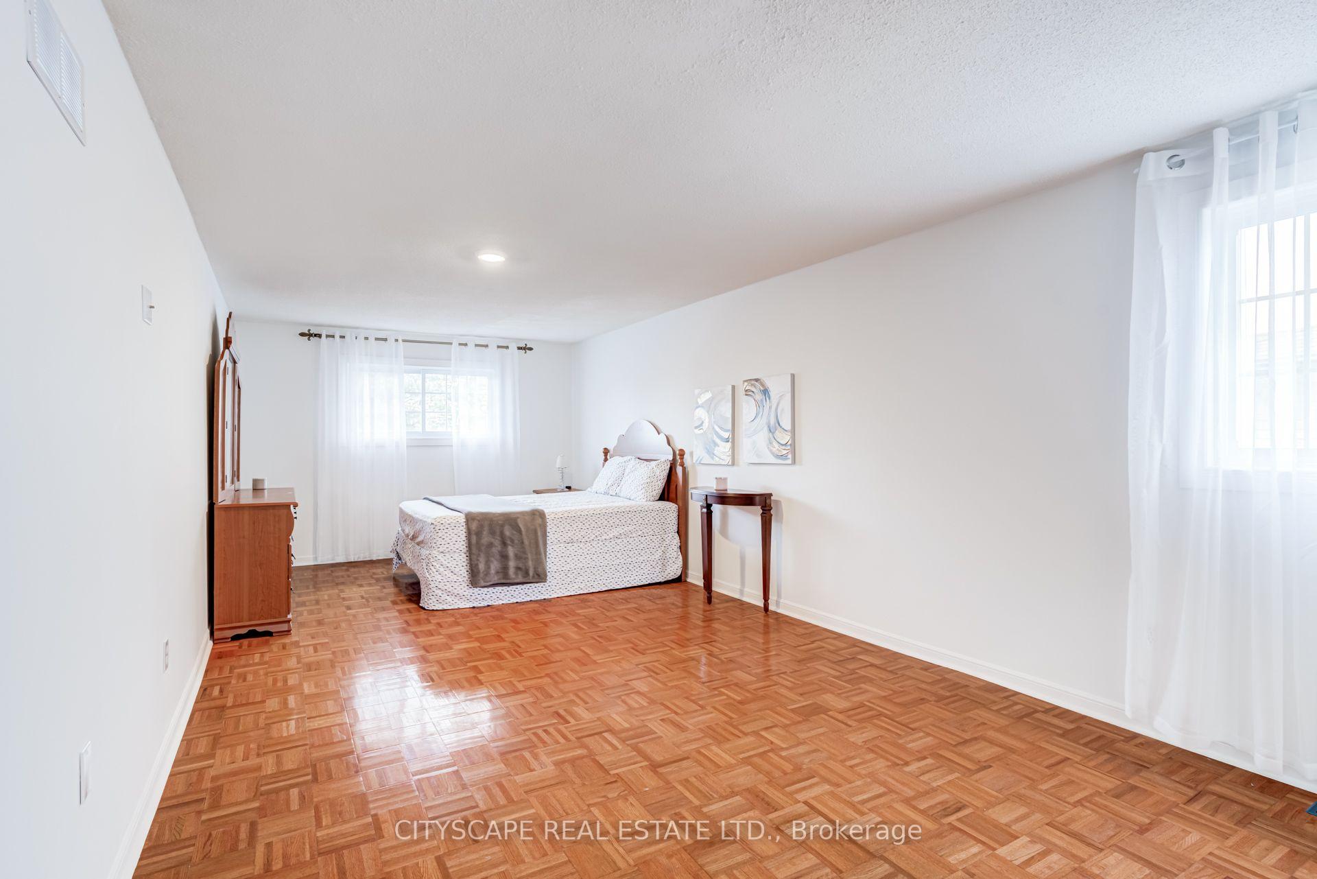 Photo 23 of 34 Highgate Drive, Markham, Milliken Mills West — HOMEH