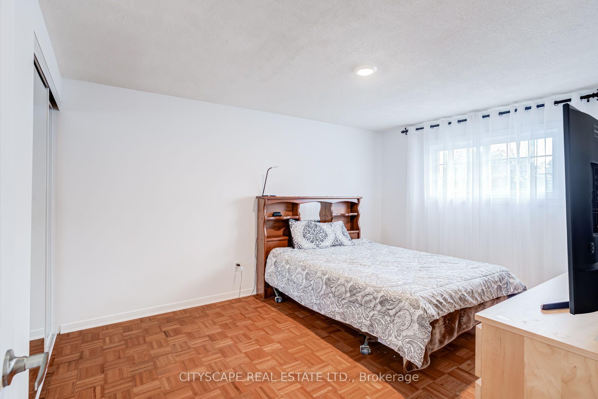 Photo 29 of 34 Highgate Drive, Markham, Milliken Mills West — HOMEH