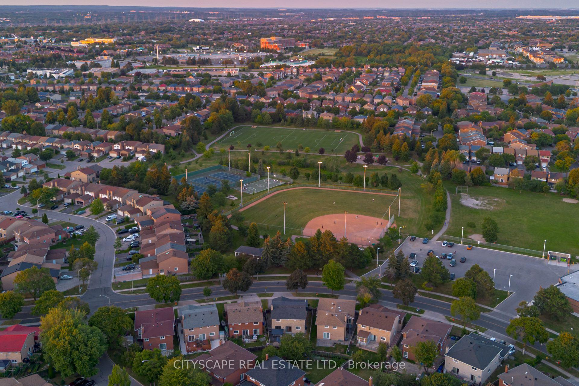 Photo 50 of 34 Highgate Drive, Markham, Milliken Mills West — HOMEH