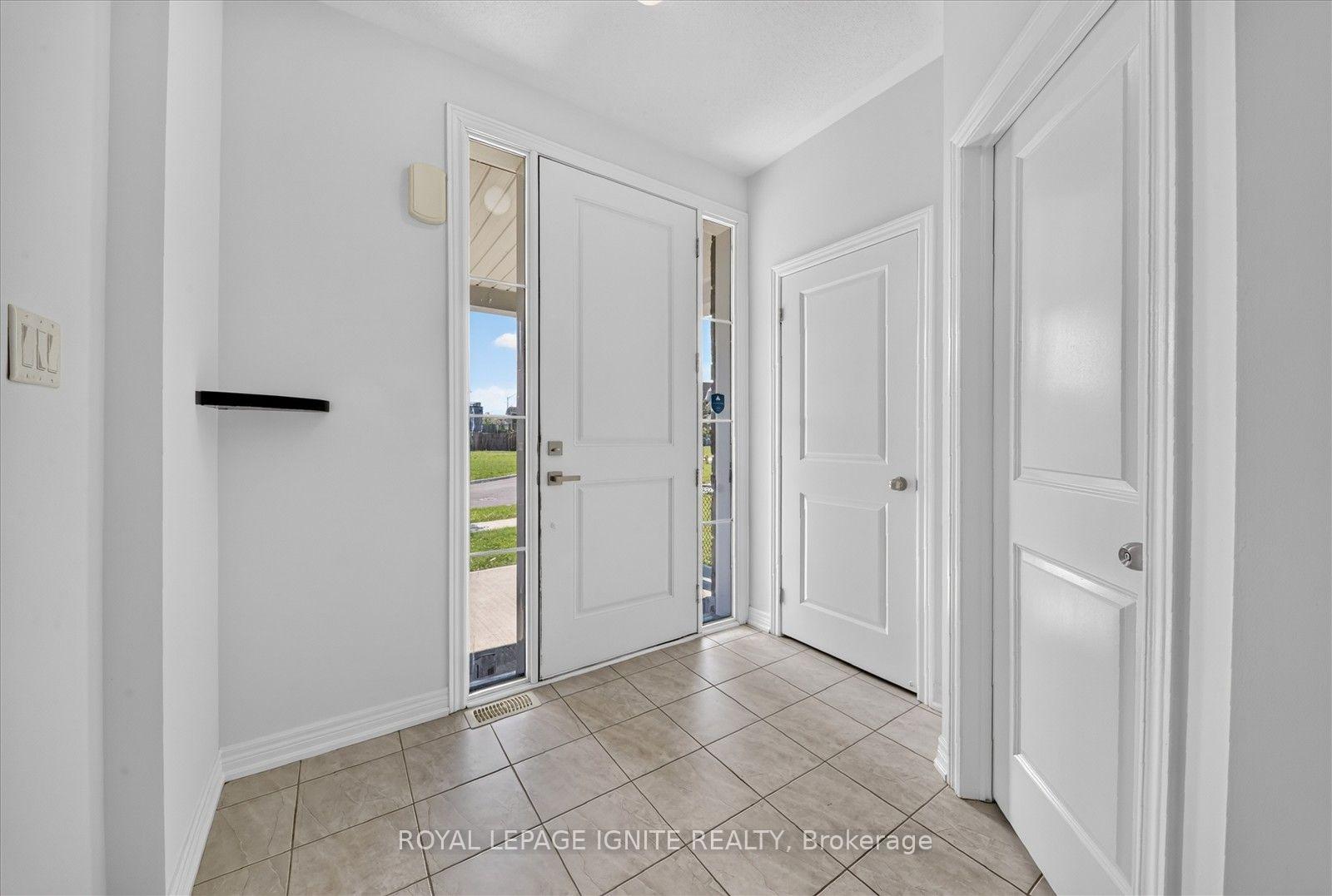 Photo 5 of 188 Douglas Kemp Crescent, Clarington, Bowmanville — HOMEH