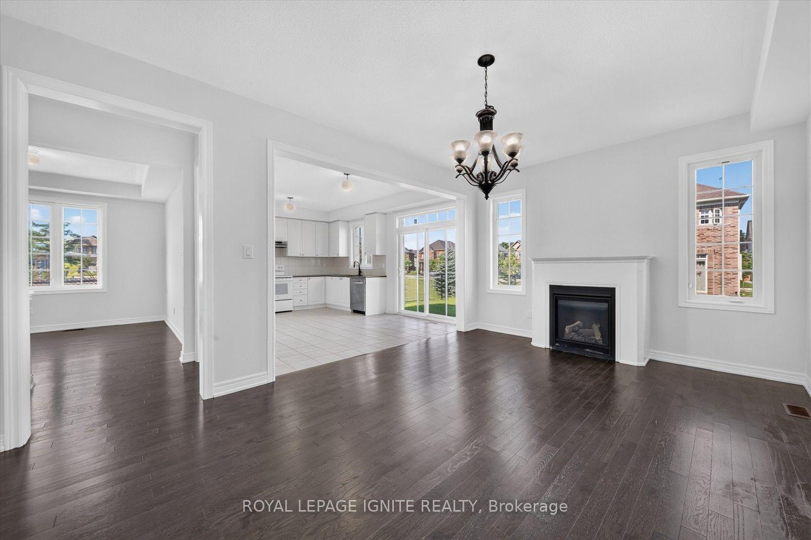 Photo 10 of 188 Douglas Kemp Crescent, Clarington, Bowmanville — HOMEH