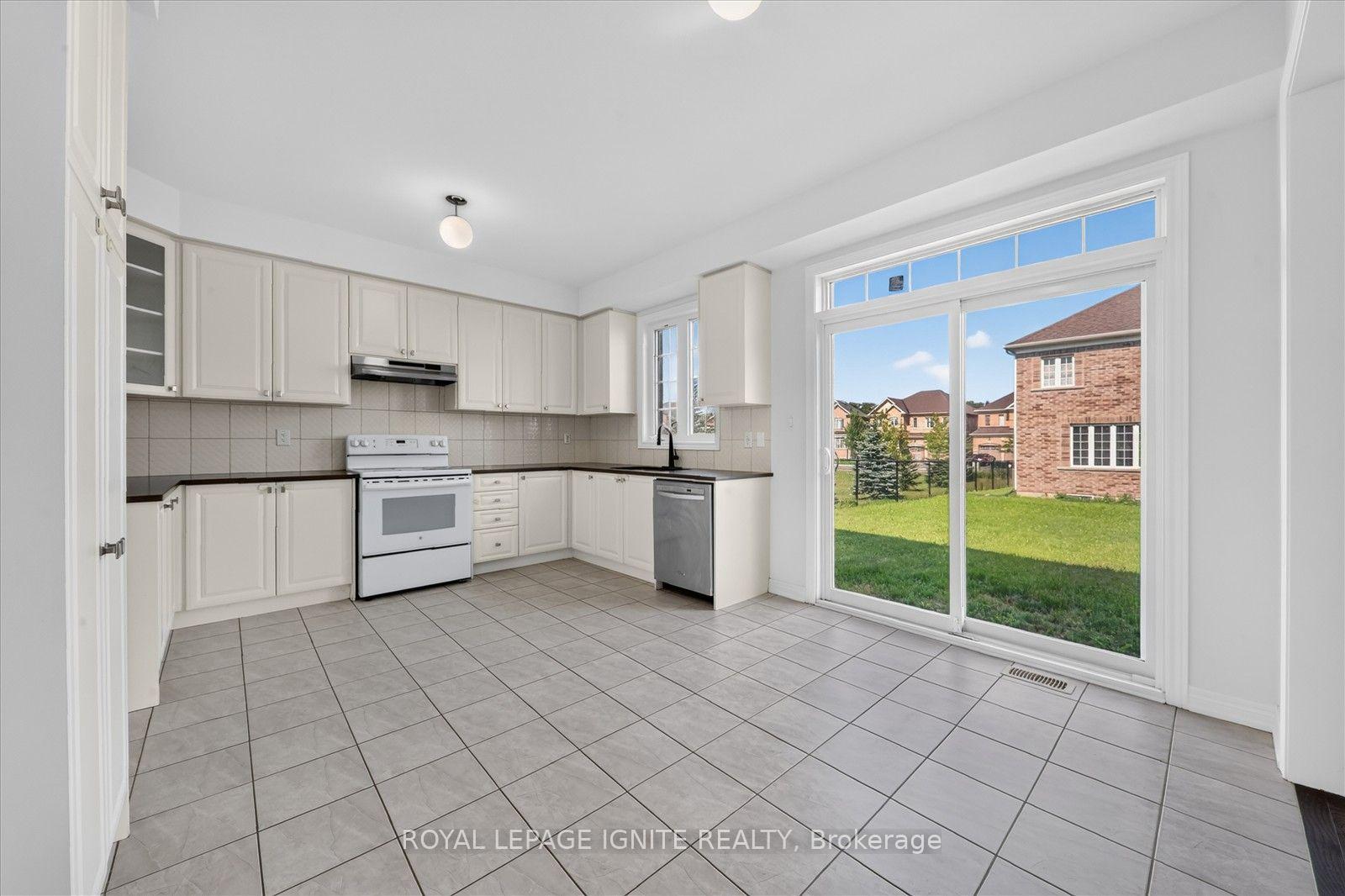 Photo 11 of 188 Douglas Kemp Crescent, Clarington, Bowmanville — HOMEH