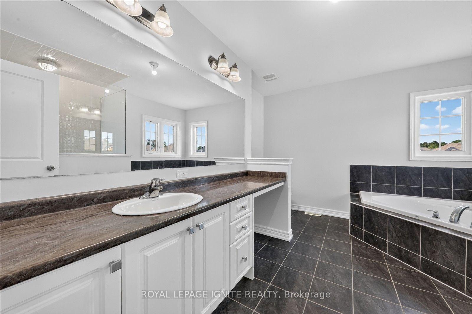 Photo 23 of 188 Douglas Kemp Crescent, Clarington, Bowmanville — HOMEH