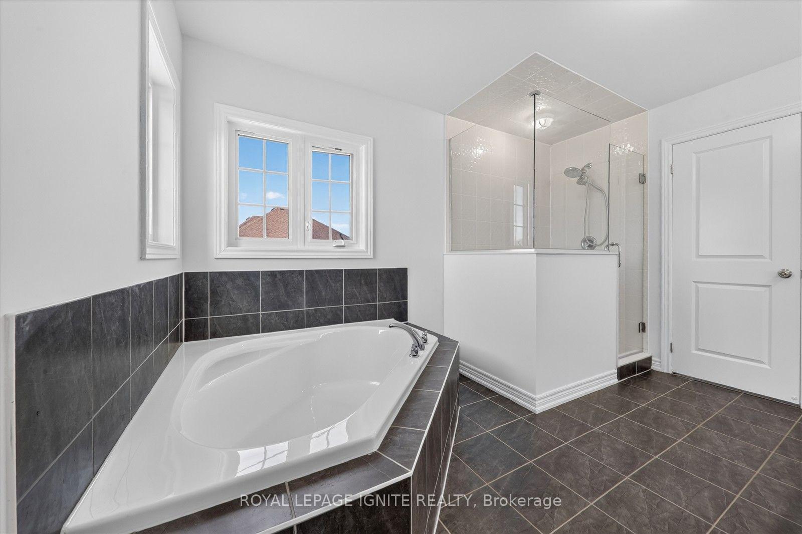 Photo 24 of 188 Douglas Kemp Crescent, Clarington, Bowmanville — HOMEH