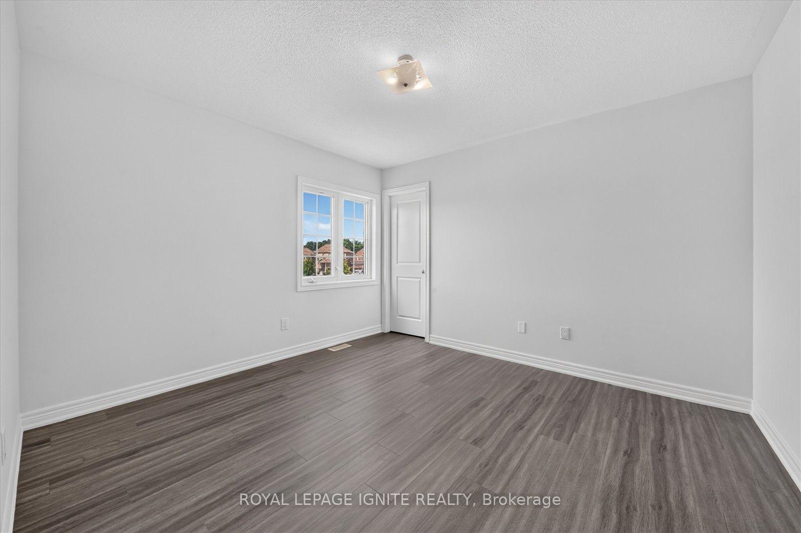 Photo 25 of 188 Douglas Kemp Crescent, Clarington, Bowmanville — HOMEH