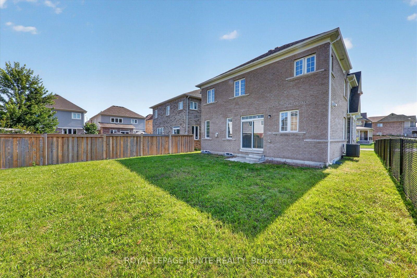 Photo 35 of 188 Douglas Kemp Crescent, Clarington, Bowmanville — HOMEH