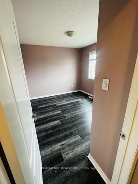 Photo 9 of 1512 Pennel Drive, Oshawa, Taunton — HOMEH