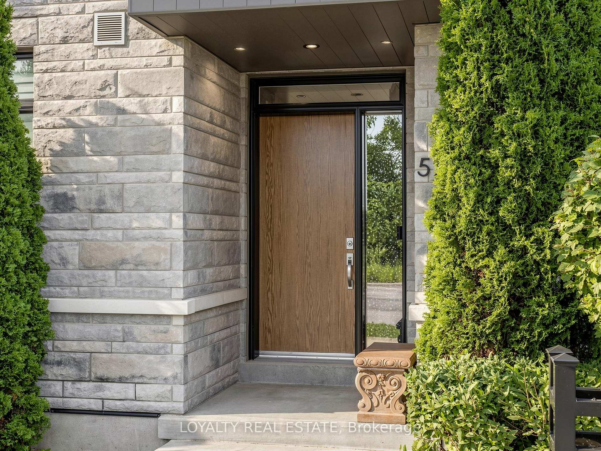 Photo 2 of 52 South Park Road, Markham, Commerce Valley — HOMEH