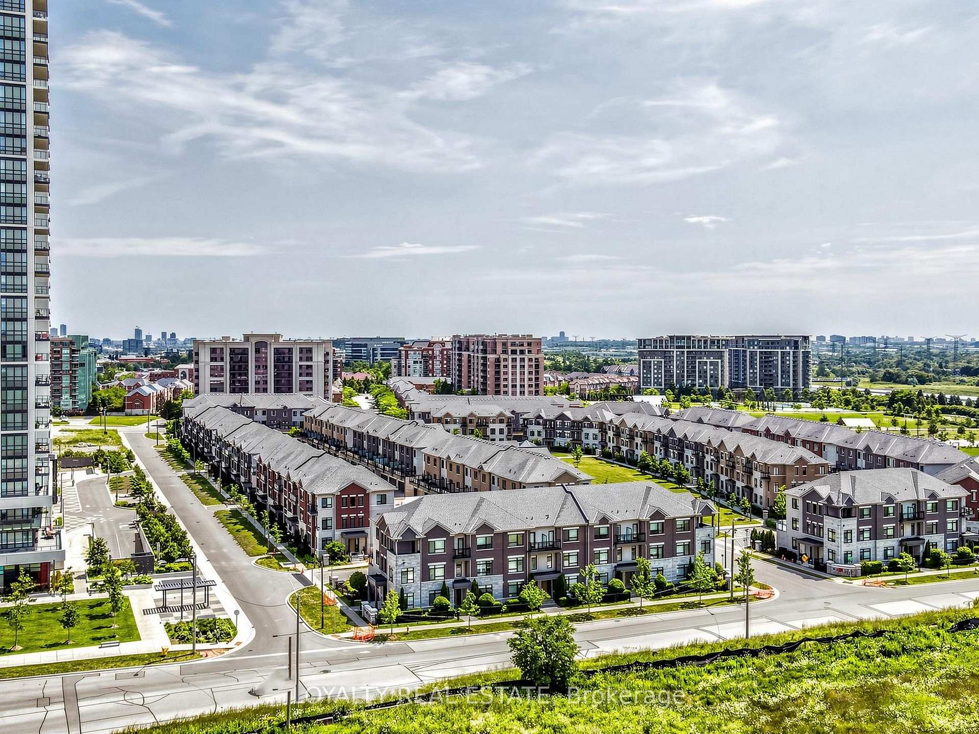 Photo 46 of 52 South Park Road, Markham, Commerce Valley — HOMEH