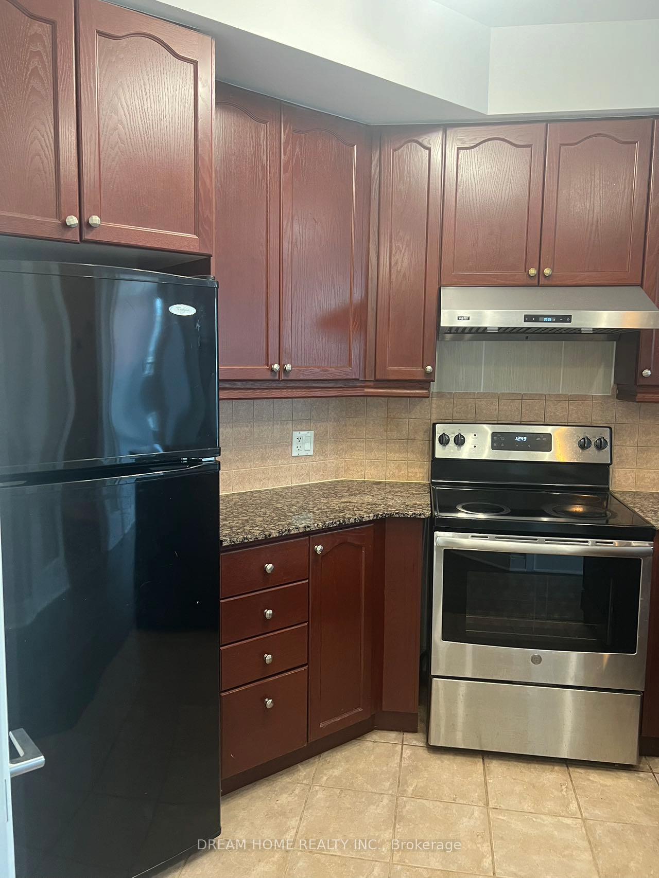 Photo 2 of Unit 1008, 70 Absolute Avenue, Mississauga, City Centre — HOMEH