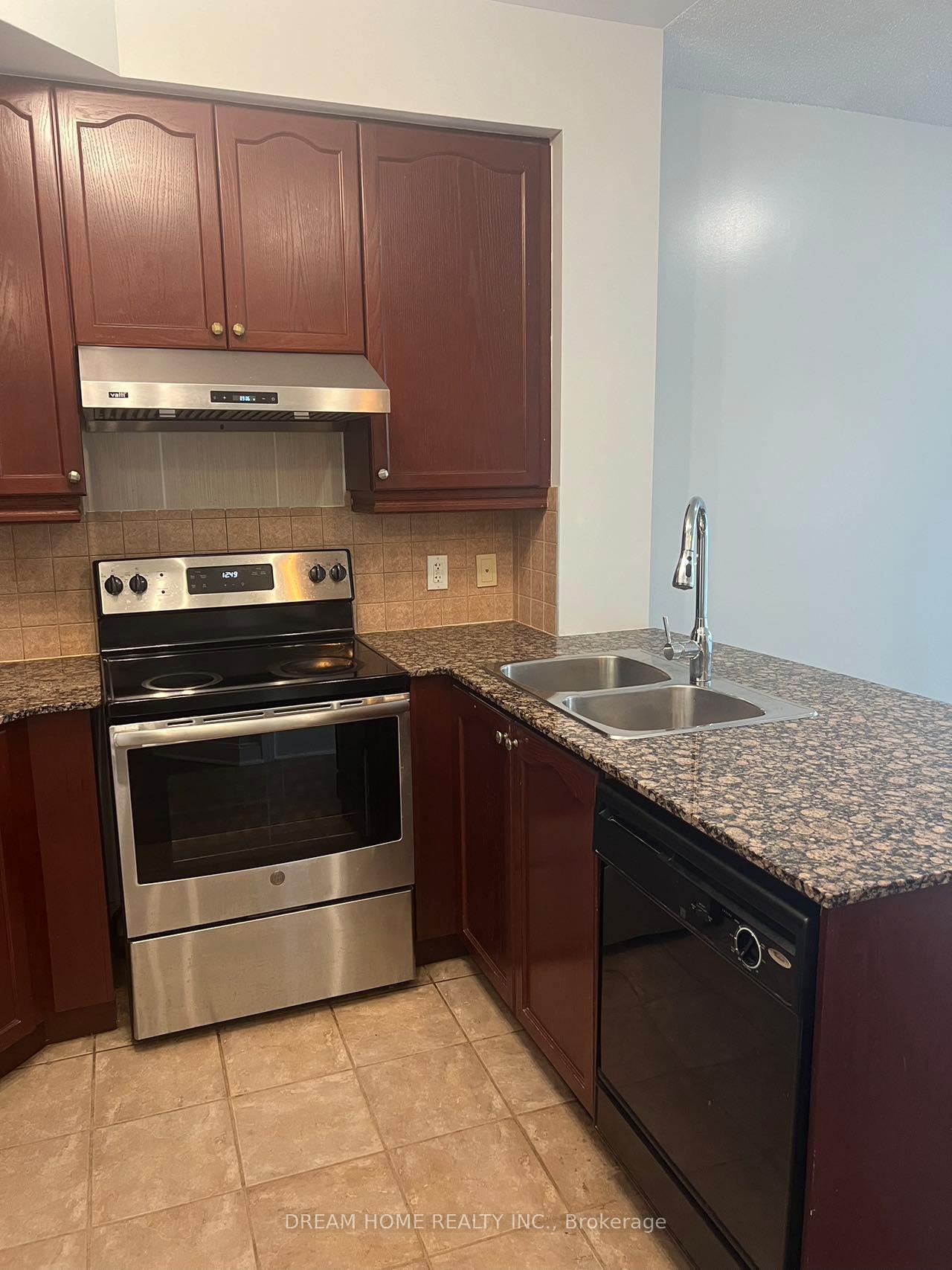 Photo 3 of Unit 1008, 70 Absolute Avenue, Mississauga, City Centre — HOMEH