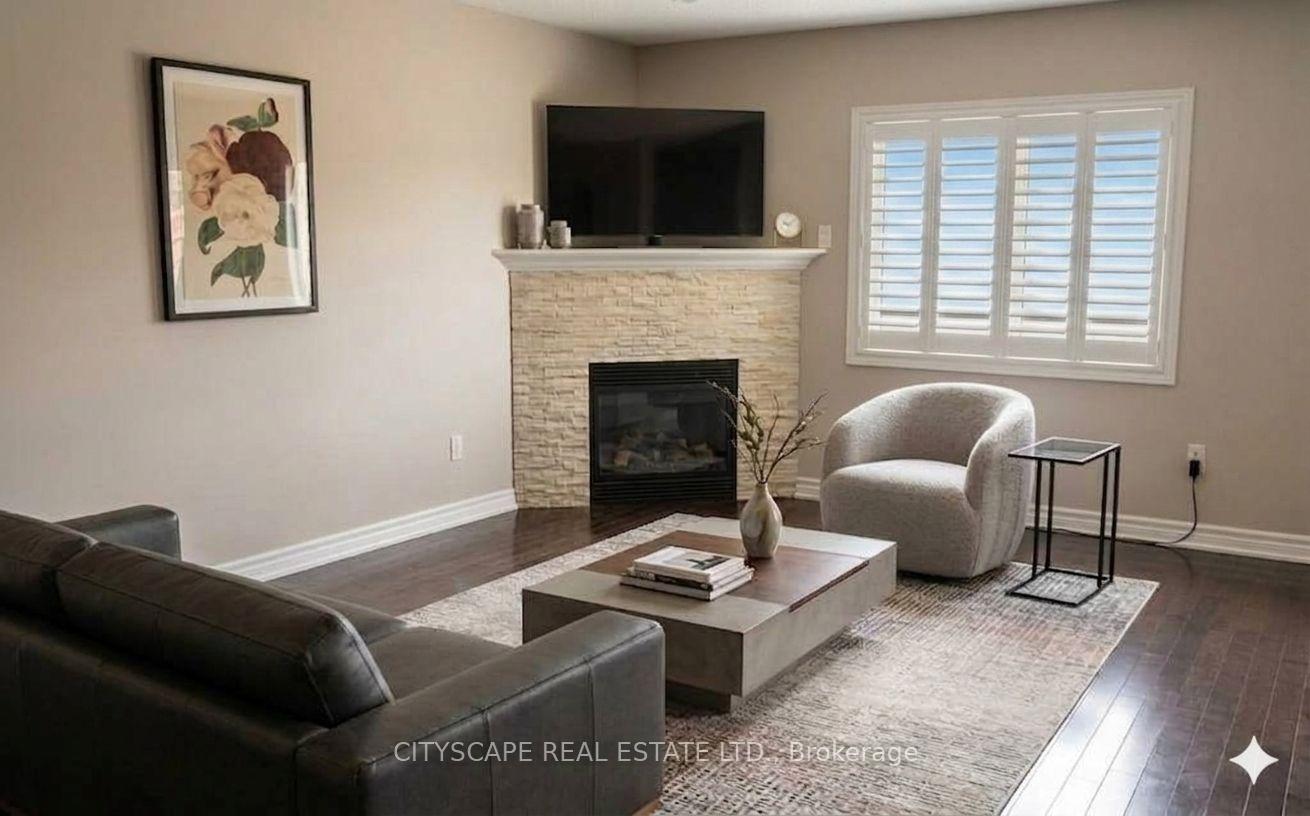Photo 4 of 369 Kwapis Boulevard, Newmarket, Woodland Hill — HOMEH