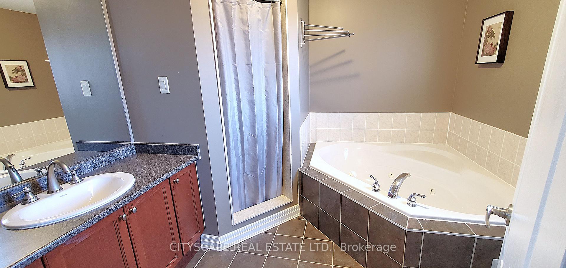 Photo 16 of 369 Kwapis Boulevard, Newmarket, Woodland Hill — HOMEH