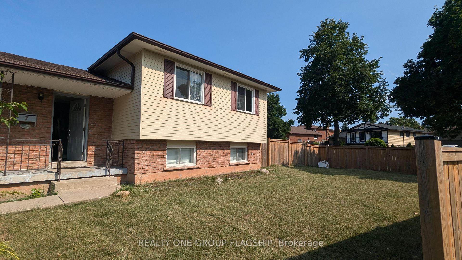 Photo 1 of Unit Upper, 7 Greening Avenue, Hamilton, Stoney Creek — HOMEH