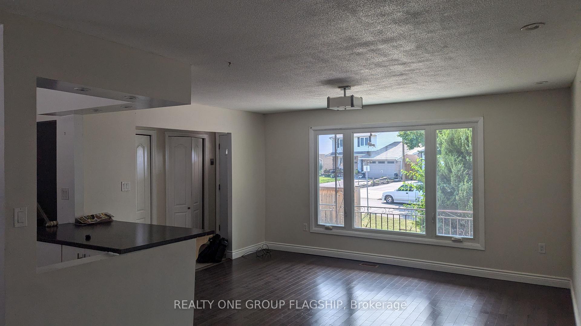 Photo 8 of Unit Upper, 7 Greening Avenue, Hamilton, Stoney Creek — HOMEH