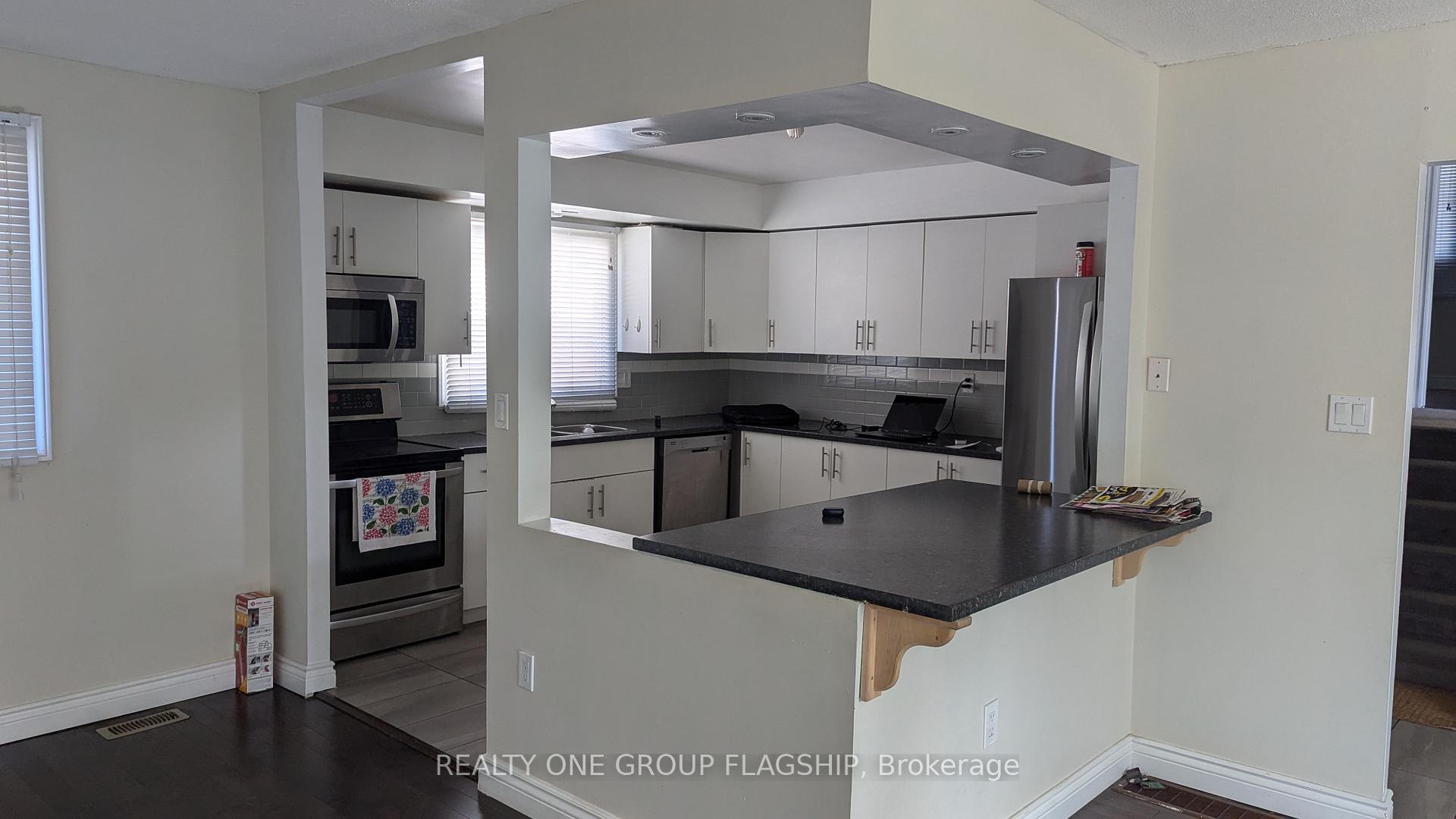 Photo 9 of Unit Upper, 7 Greening Avenue, Hamilton, Stoney Creek — HOMEH