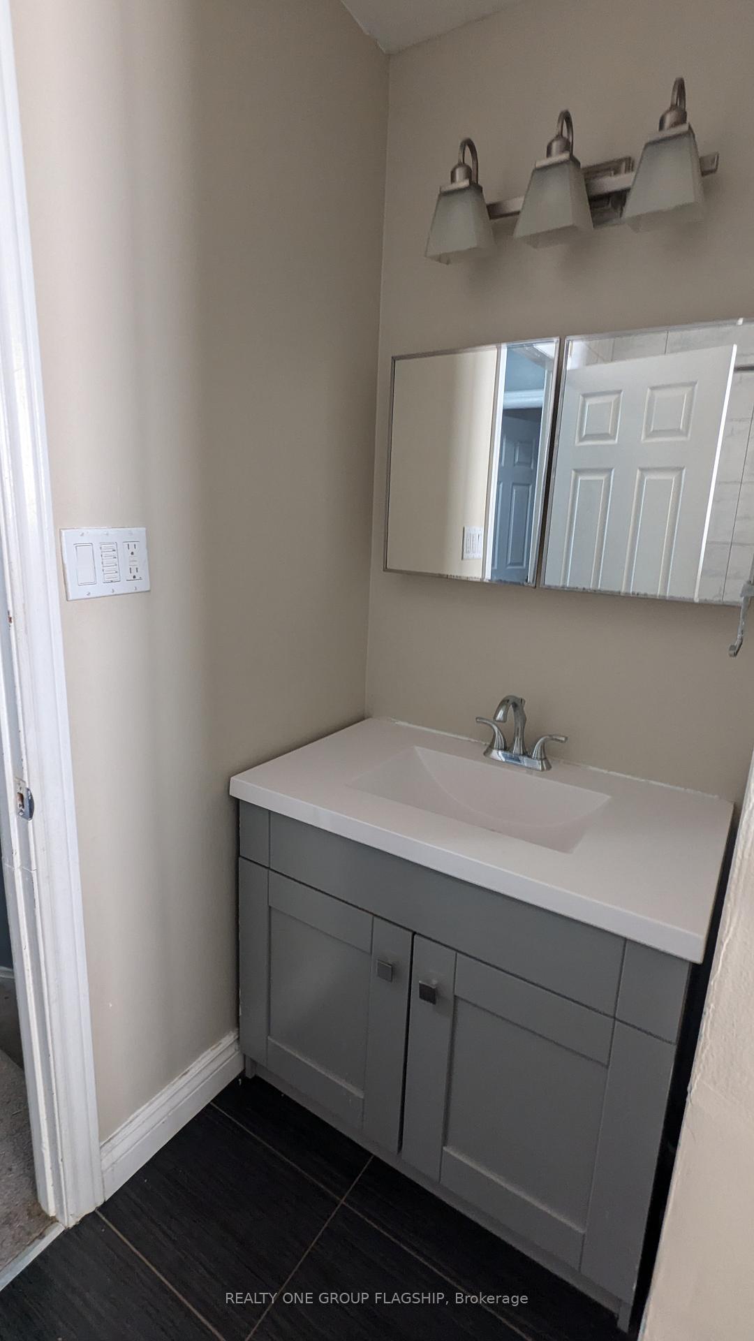 Photo 11 of Unit Upper, 7 Greening Avenue, Hamilton, Stoney Creek — HOMEH