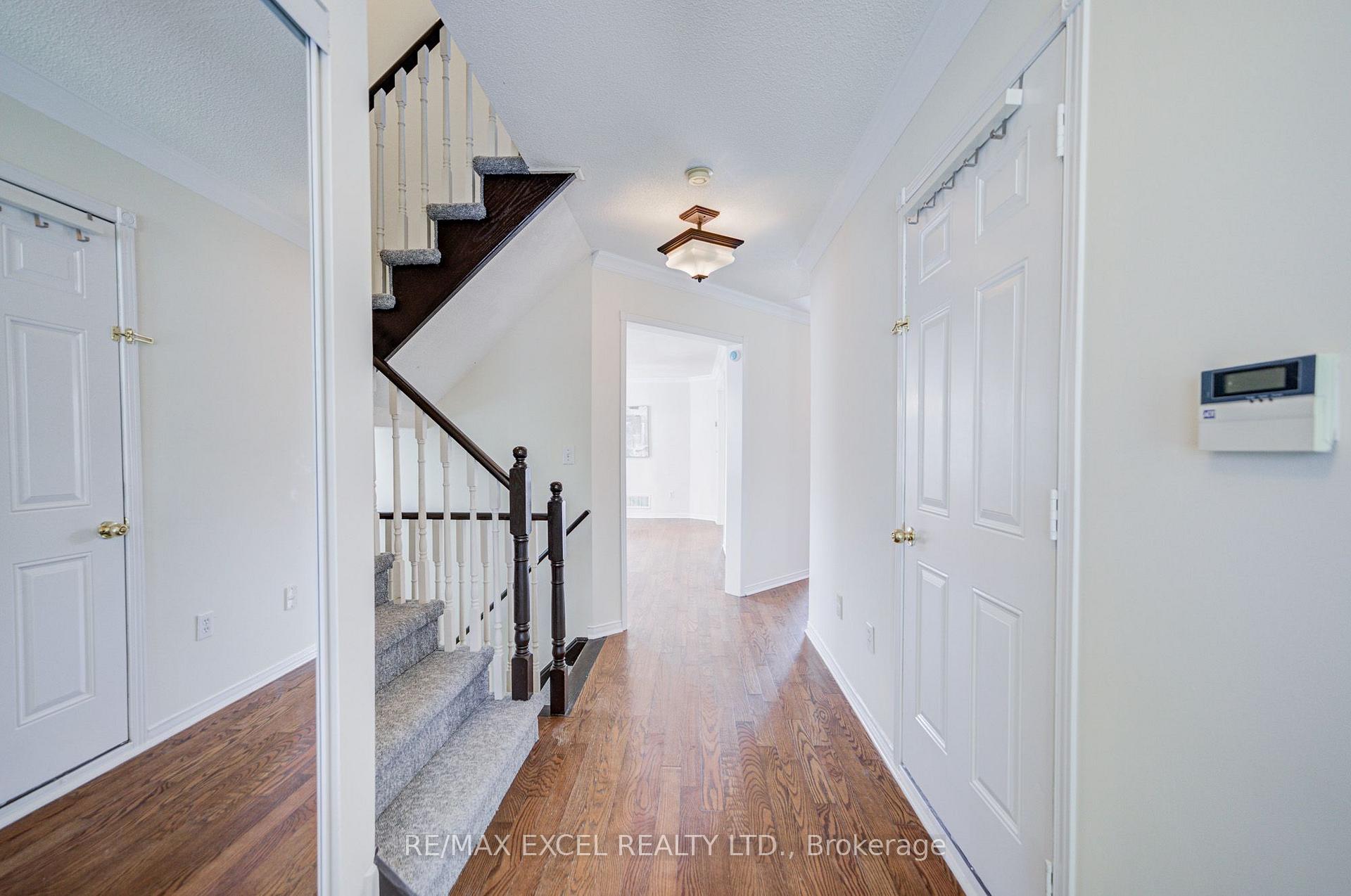 Photo 5 of 43 Beaumaris Crescent, Whitby, Brooklin — HOMEH