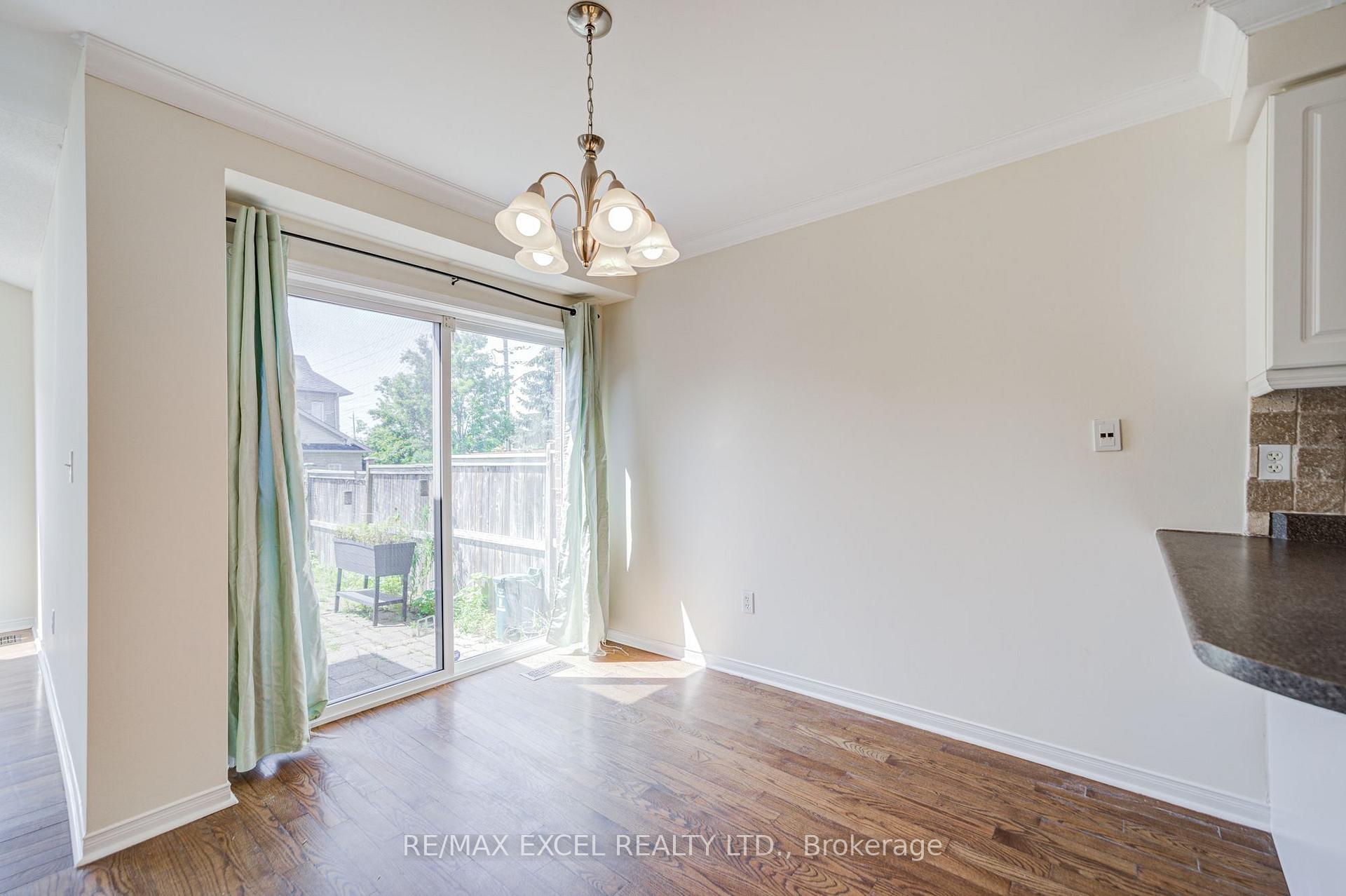 Photo 14 of 43 Beaumaris Crescent, Whitby, Brooklin — HOMEH