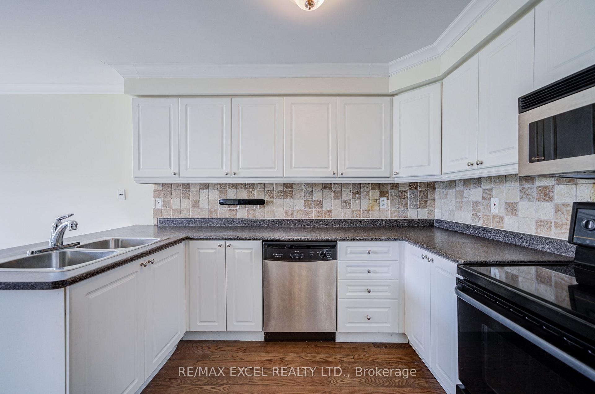 Photo 18 of 43 Beaumaris Crescent, Whitby, Brooklin — HOMEH