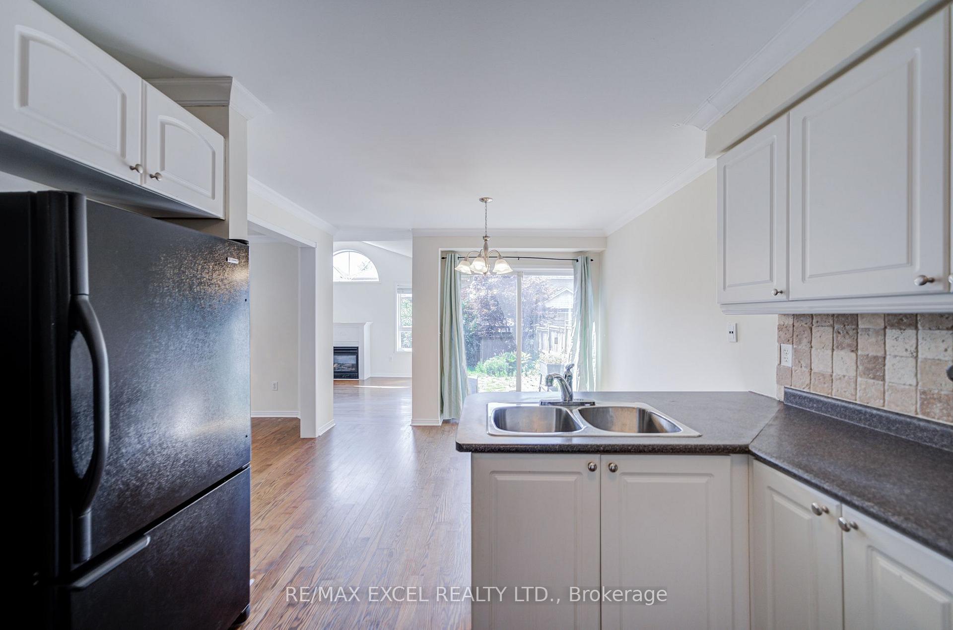 Photo 19 of 43 Beaumaris Crescent, Whitby, Brooklin — HOMEH