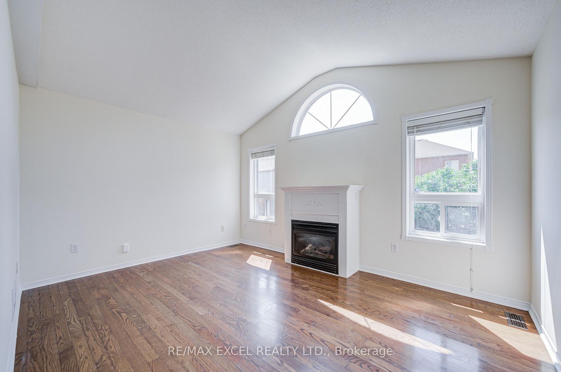 Photo 20 of 43 Beaumaris Crescent, Whitby, Brooklin — HOMEH