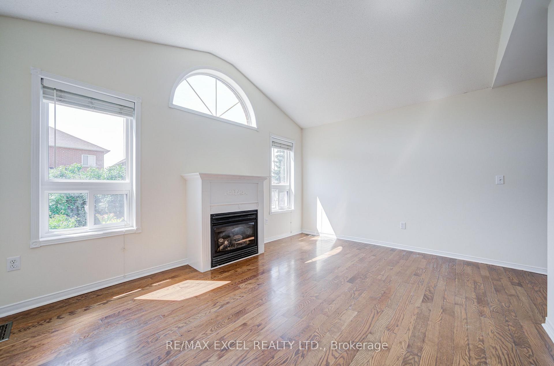 Photo 22 of 43 Beaumaris Crescent, Whitby, Brooklin — HOMEH