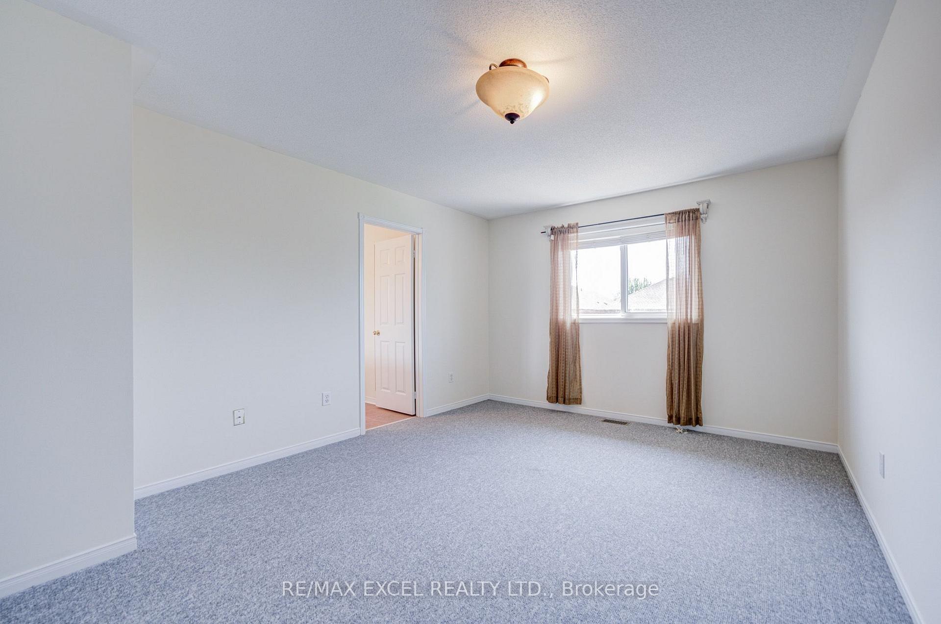 Photo 27 of 43 Beaumaris Crescent, Whitby, Brooklin — HOMEH