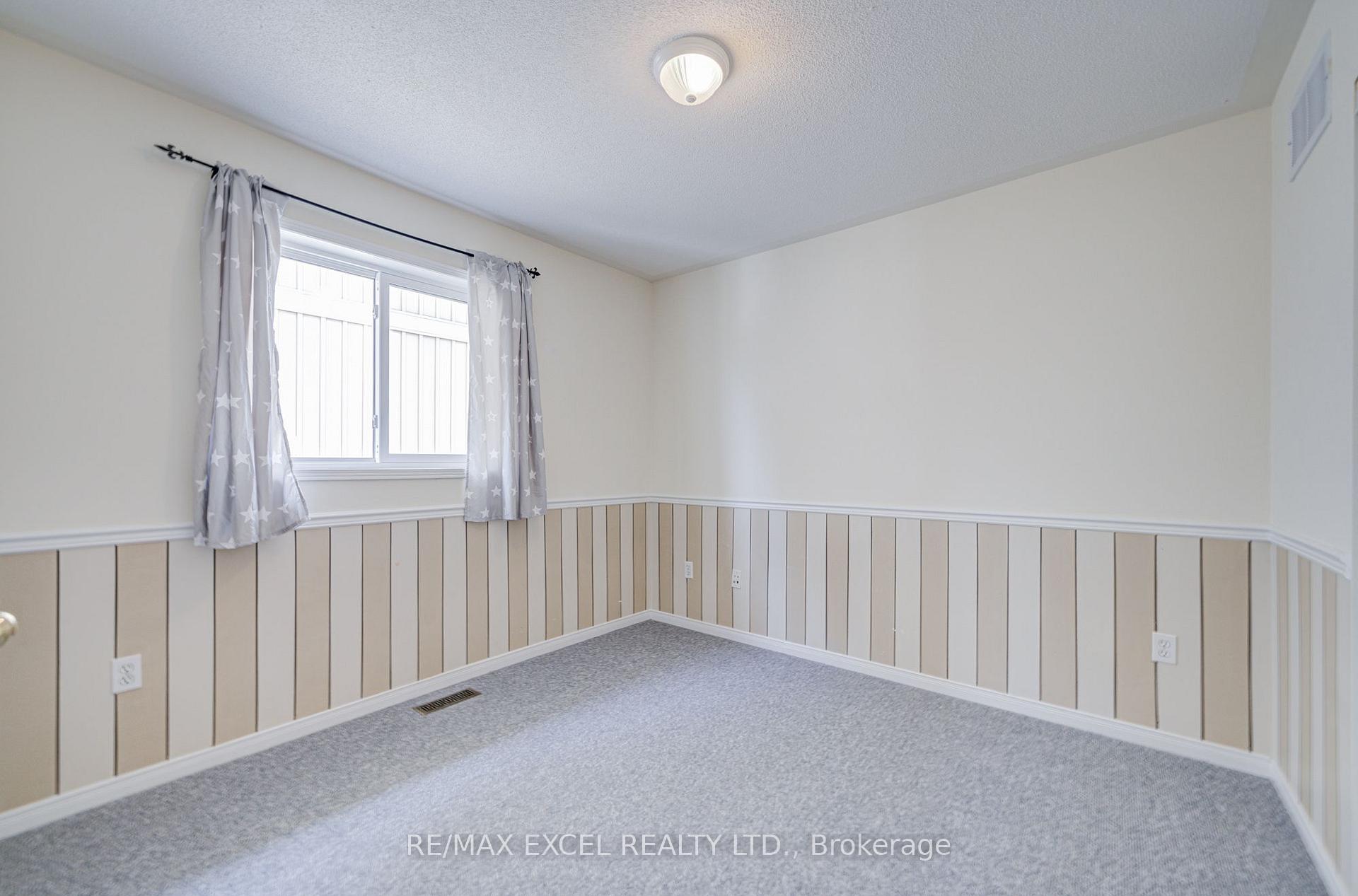 Photo 32 of 43 Beaumaris Crescent, Whitby, Brooklin — HOMEH