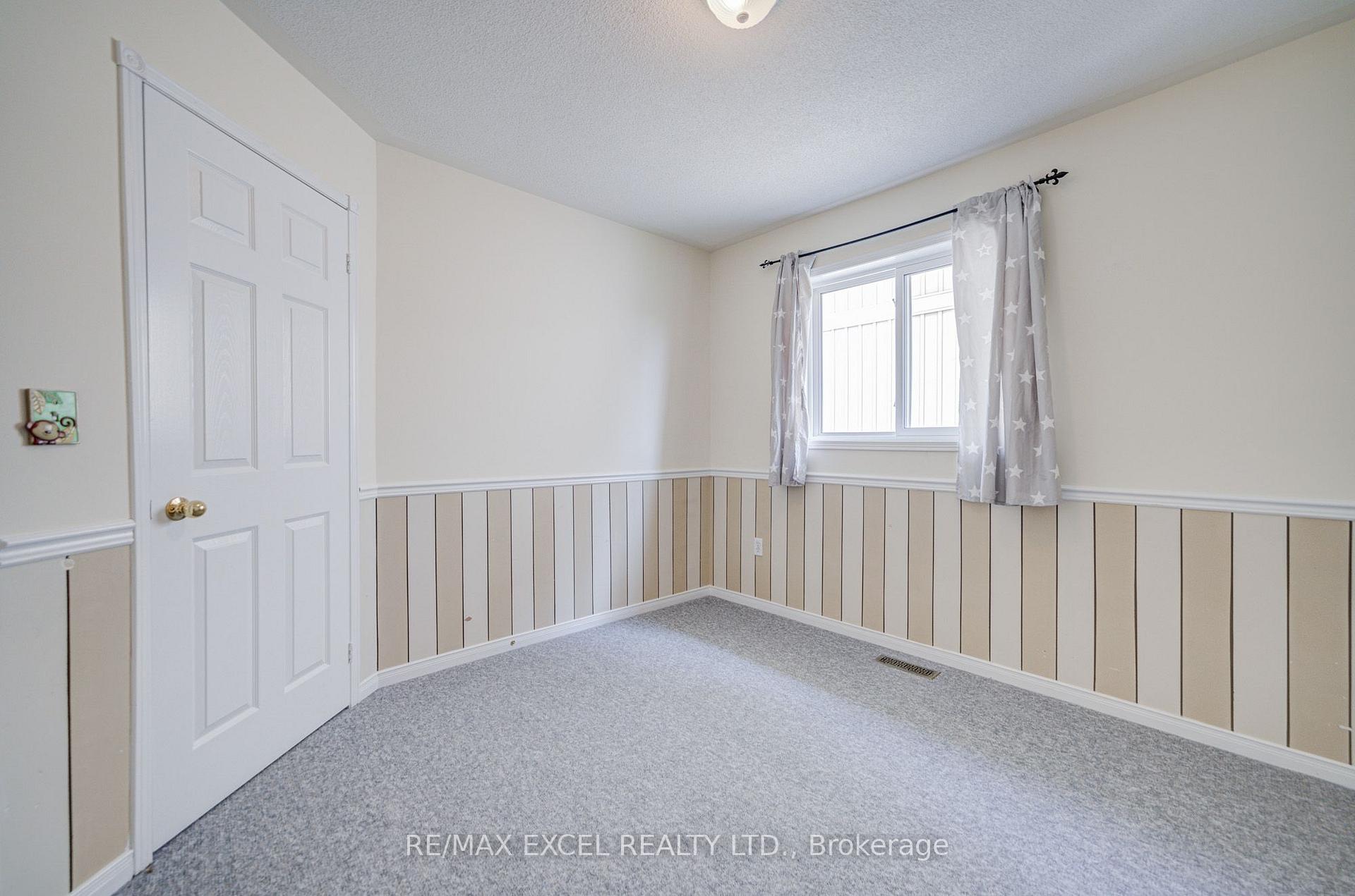 Photo 34 of 43 Beaumaris Crescent, Whitby, Brooklin — HOMEH