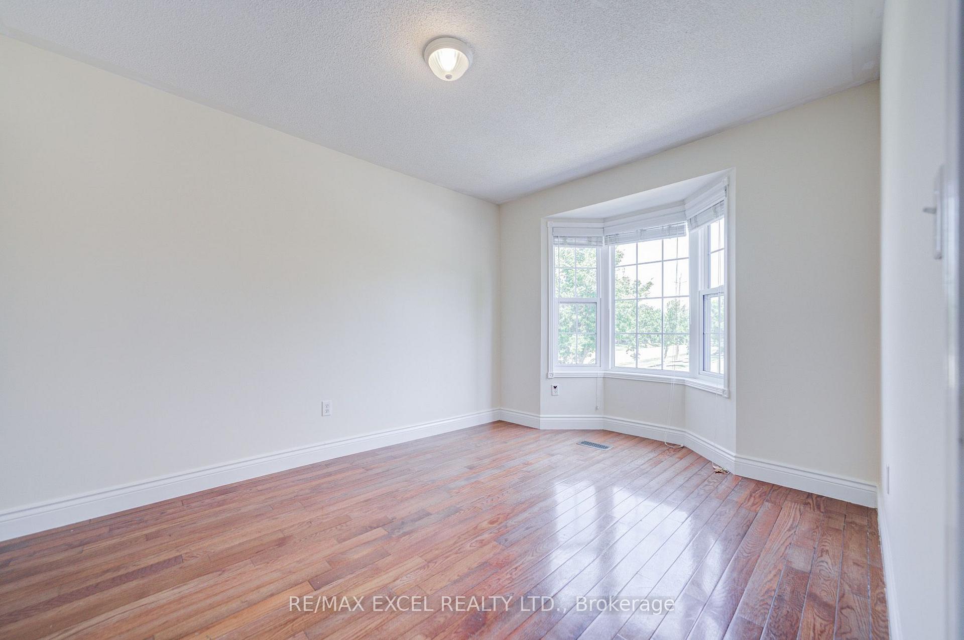 Photo 35 of 43 Beaumaris Crescent, Whitby, Brooklin — HOMEH