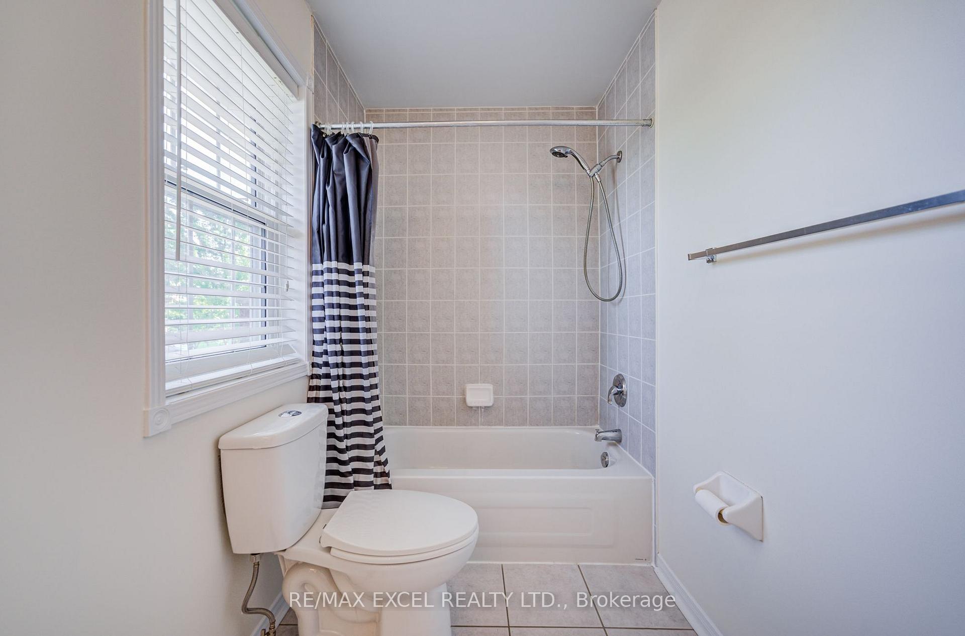 Photo 39 of 43 Beaumaris Crescent, Whitby, Brooklin — HOMEH