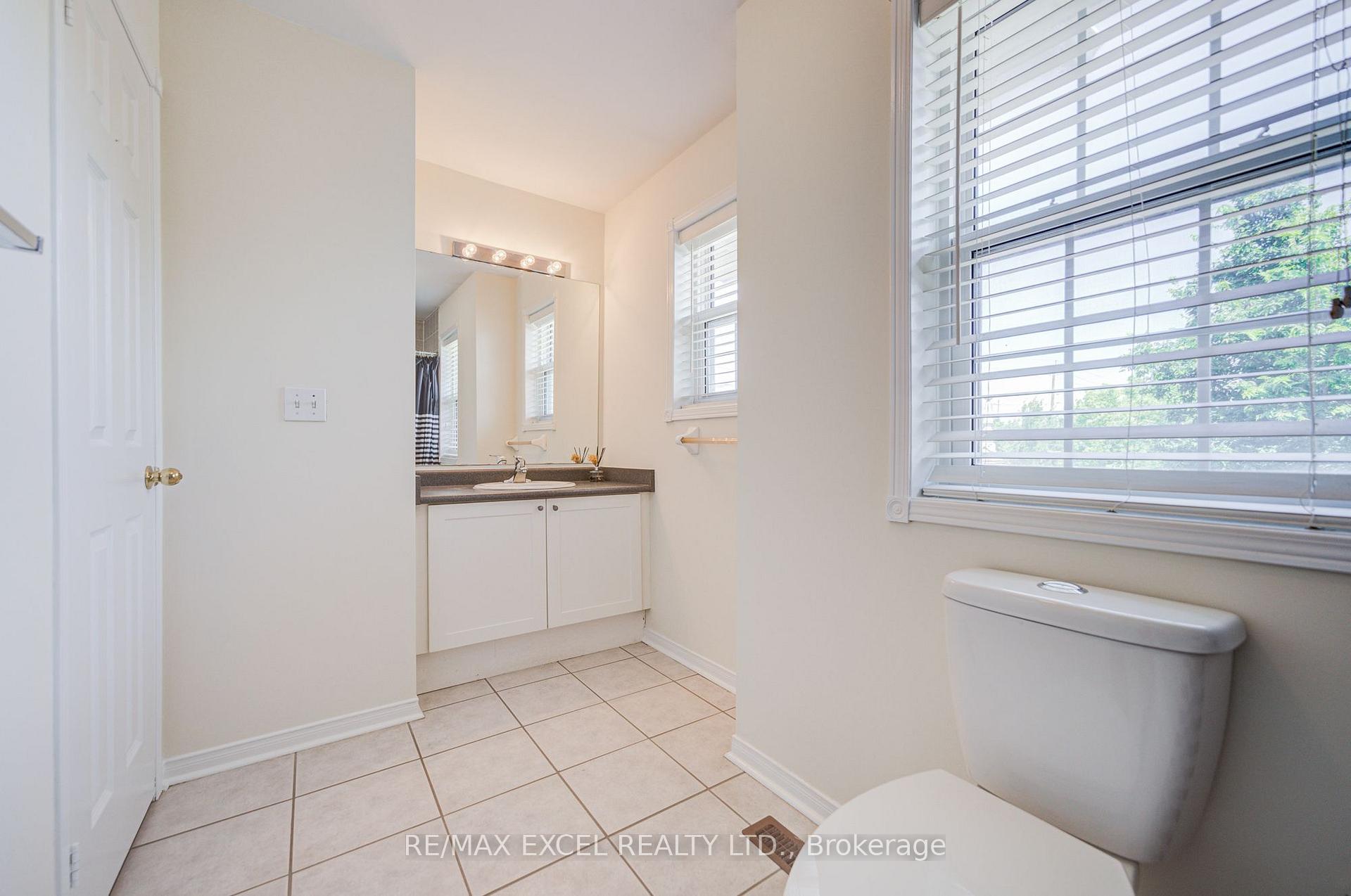 Photo 40 of 43 Beaumaris Crescent, Whitby, Brooklin — HOMEH