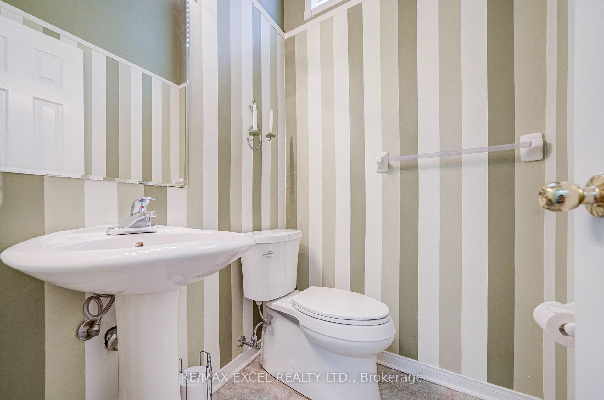 Photo 41 of 43 Beaumaris Crescent, Whitby, Brooklin — HOMEH