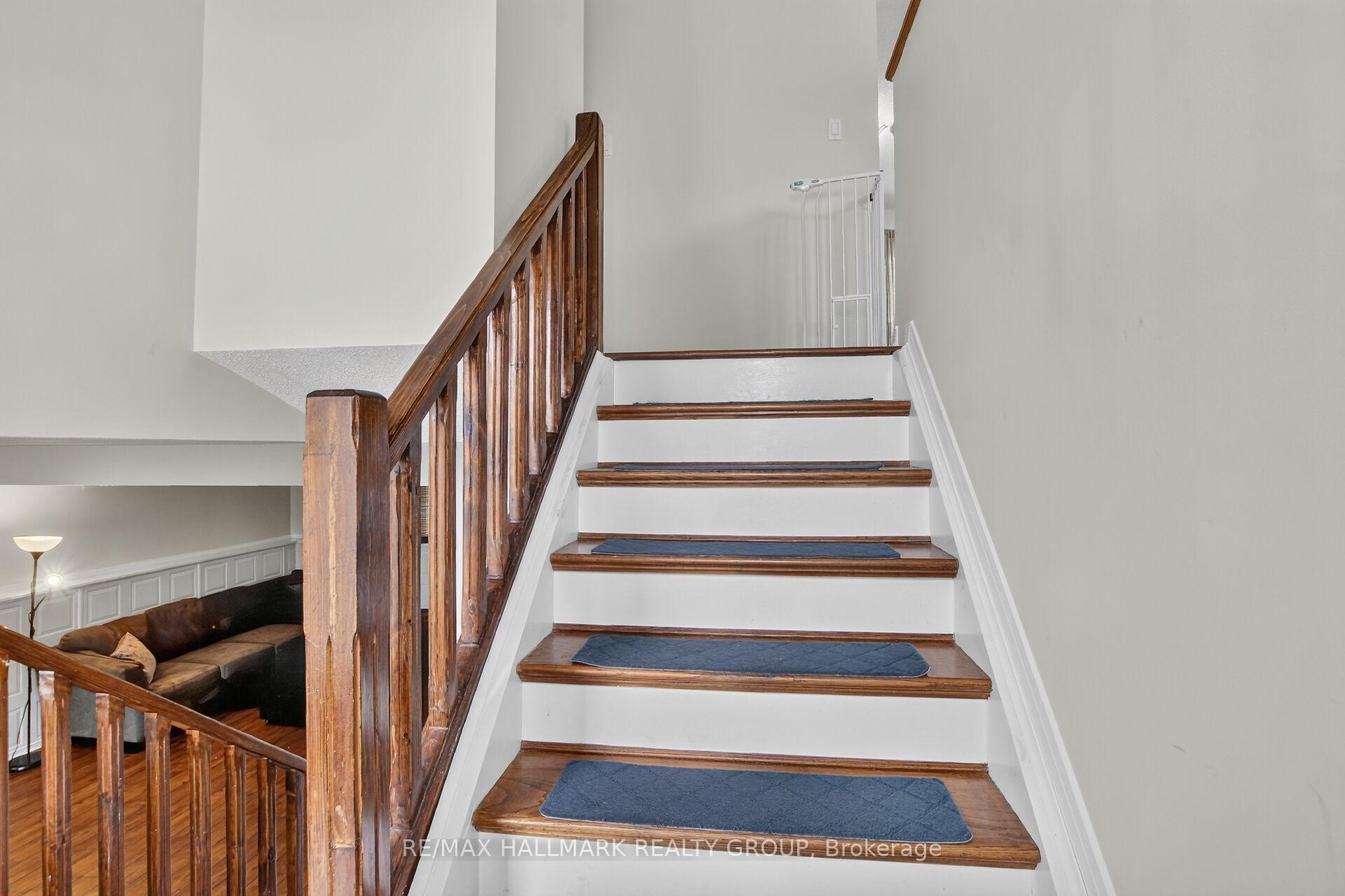Photo 2 of 3606 Mcbean Street, Ottawa, Richmond — HOMEH