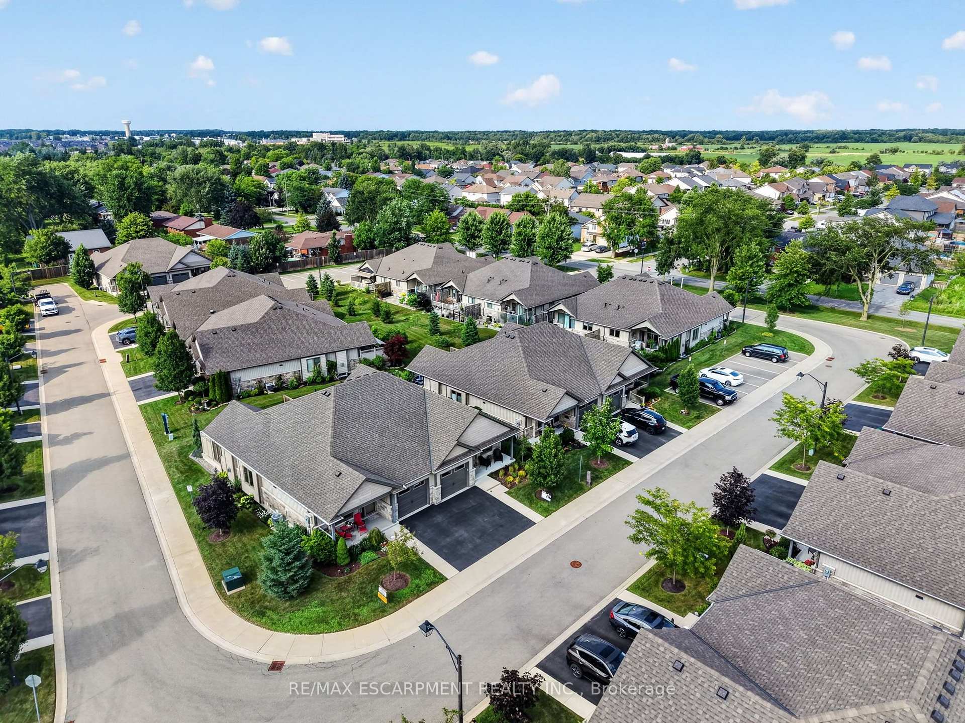 Photo 3 of 25 Richard Crescent, West Lincoln, Smithville — HOMEH