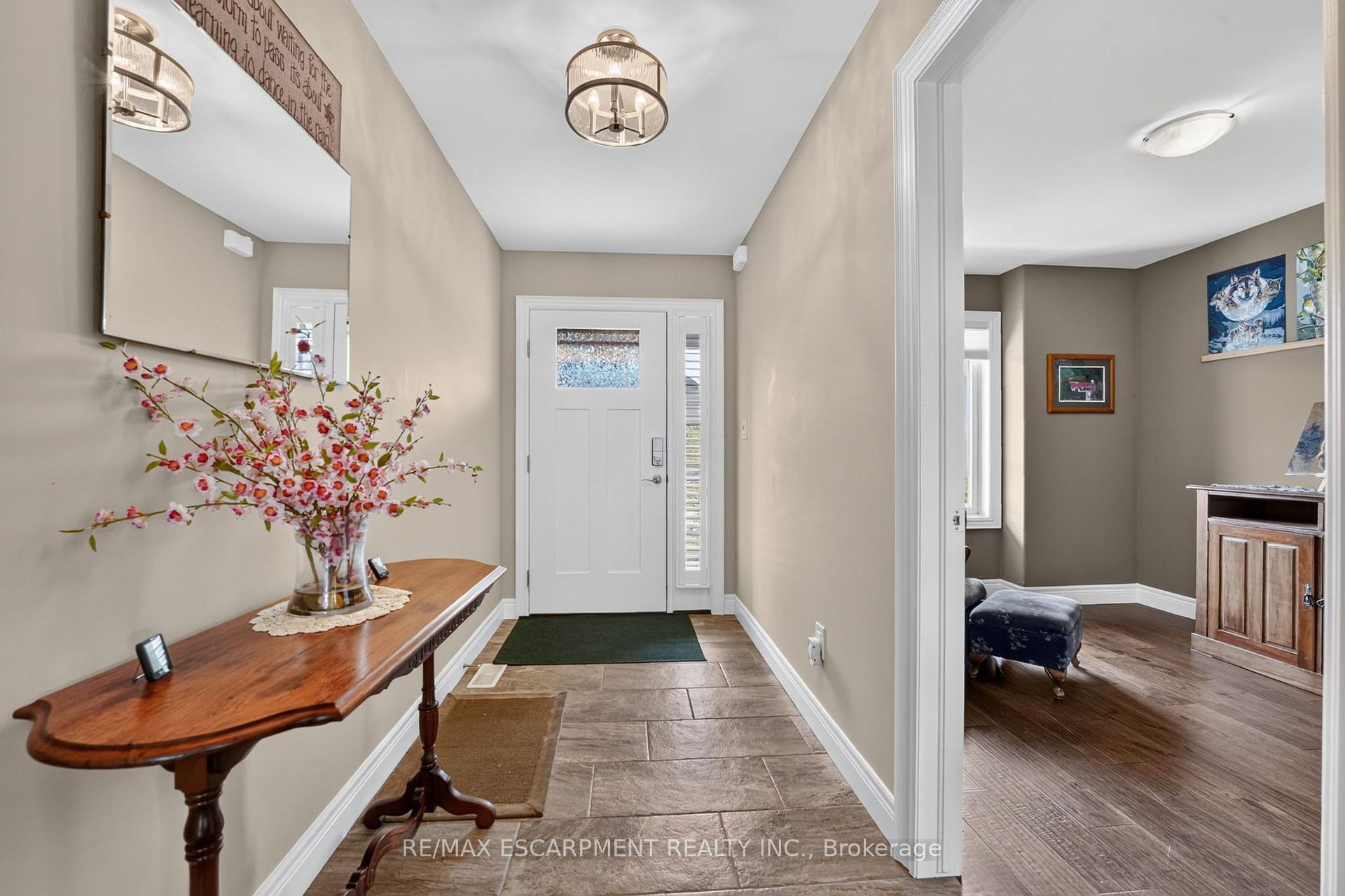 Photo 6 of 25 Richard Crescent, West Lincoln, Smithville — HOMEH