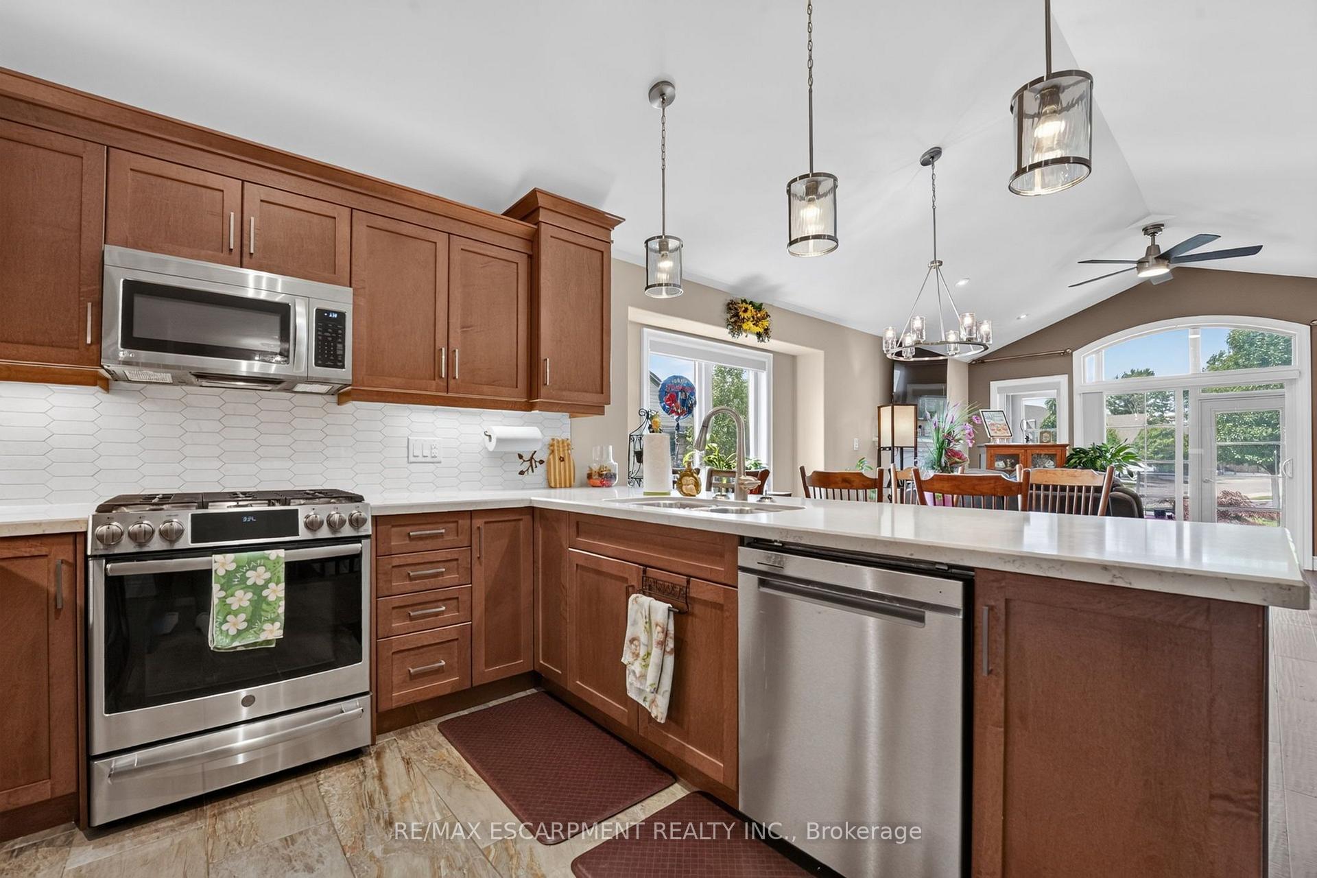 Photo 9 of 25 Richard Crescent, West Lincoln, Smithville — HOMEH