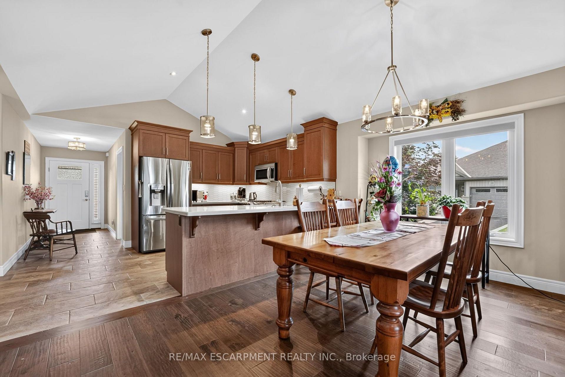 Photo 11 of 25 Richard Crescent, West Lincoln, Smithville — HOMEH
