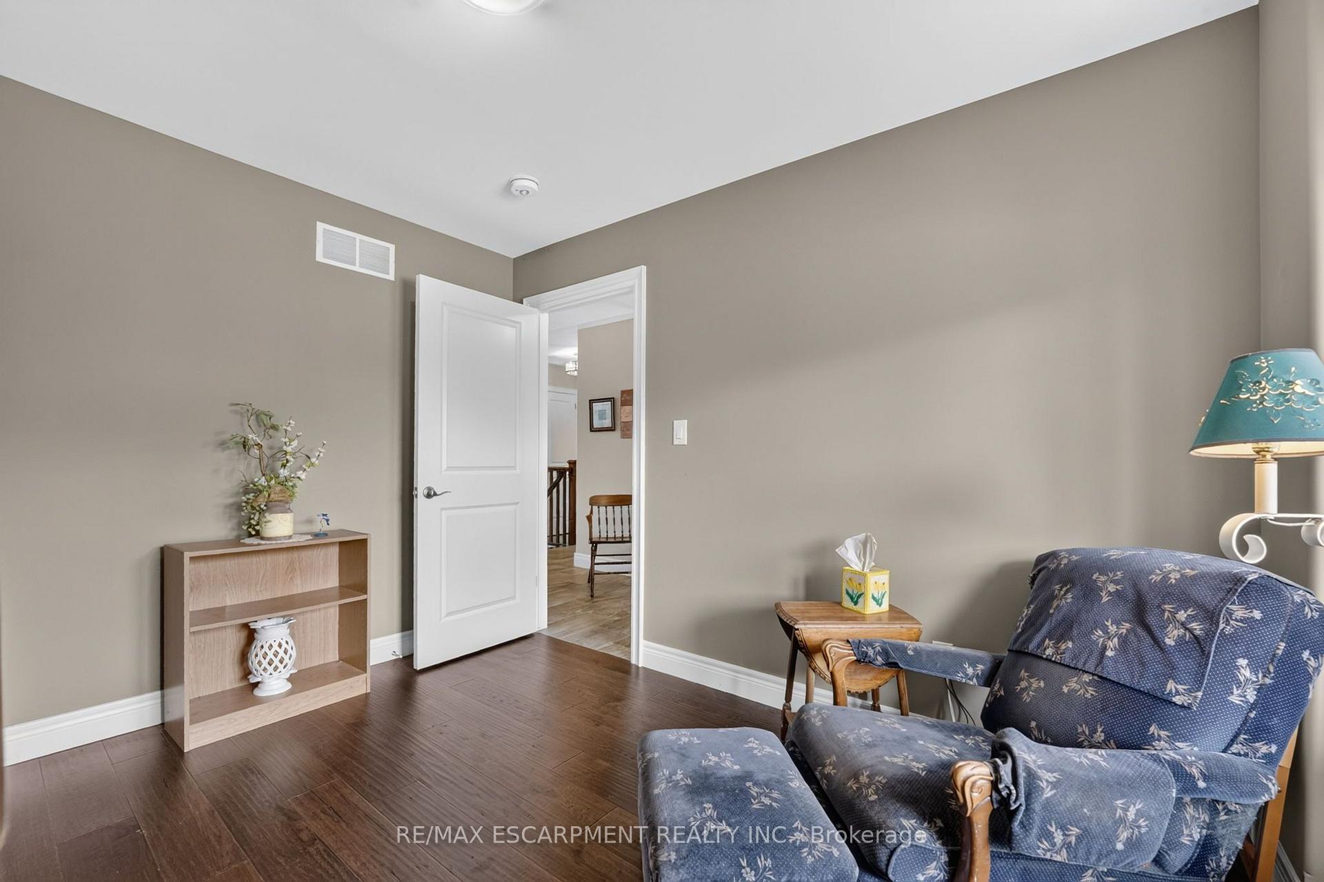 Photo 20 of 25 Richard Crescent, West Lincoln, Smithville — HOMEH