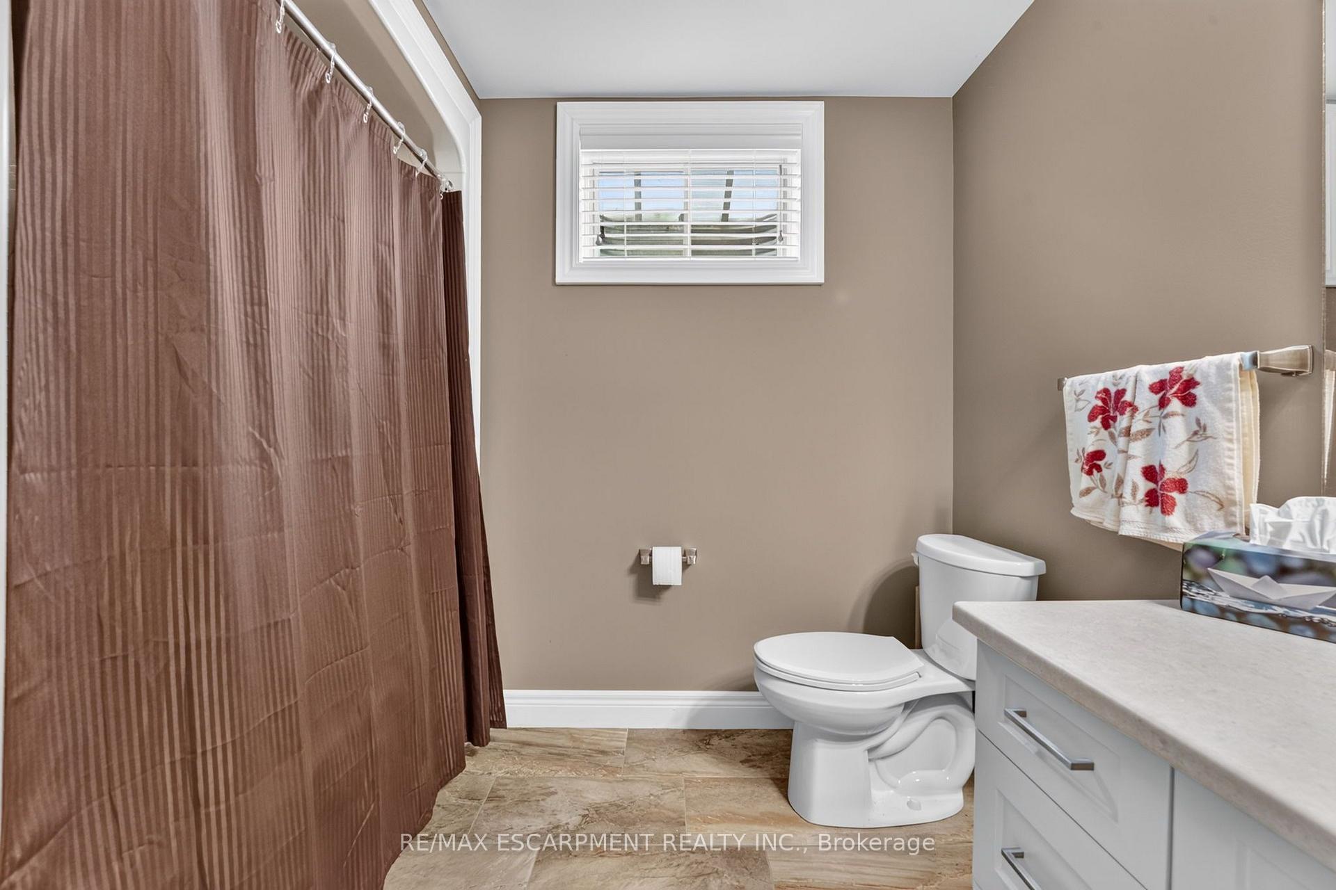 Photo 26 of 25 Richard Crescent, West Lincoln, Smithville — HOMEH