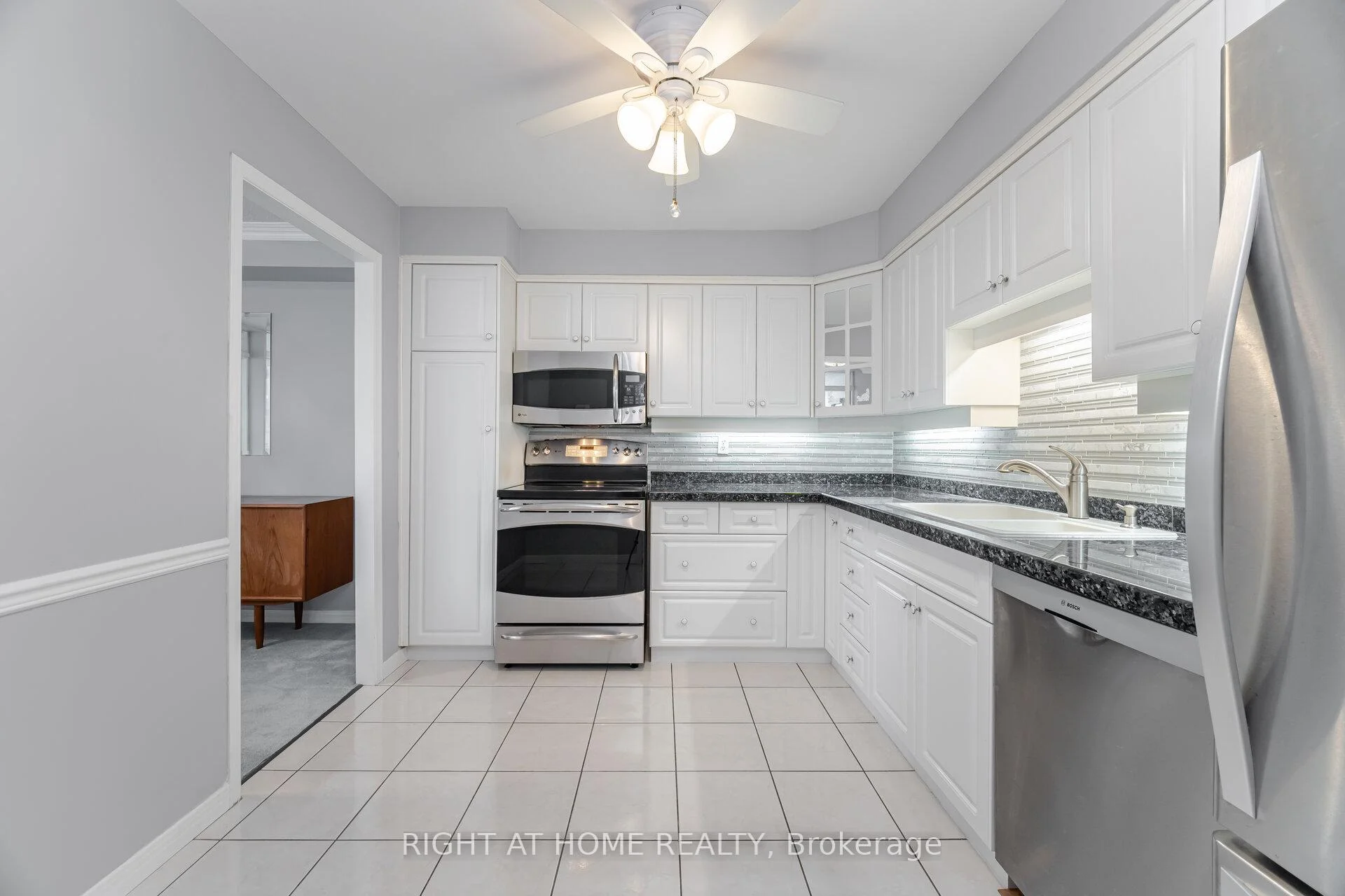 Photo 13 of Unit 201, 166 Mountain Park Avenue, Hamilton, Eastmount — HOMEH