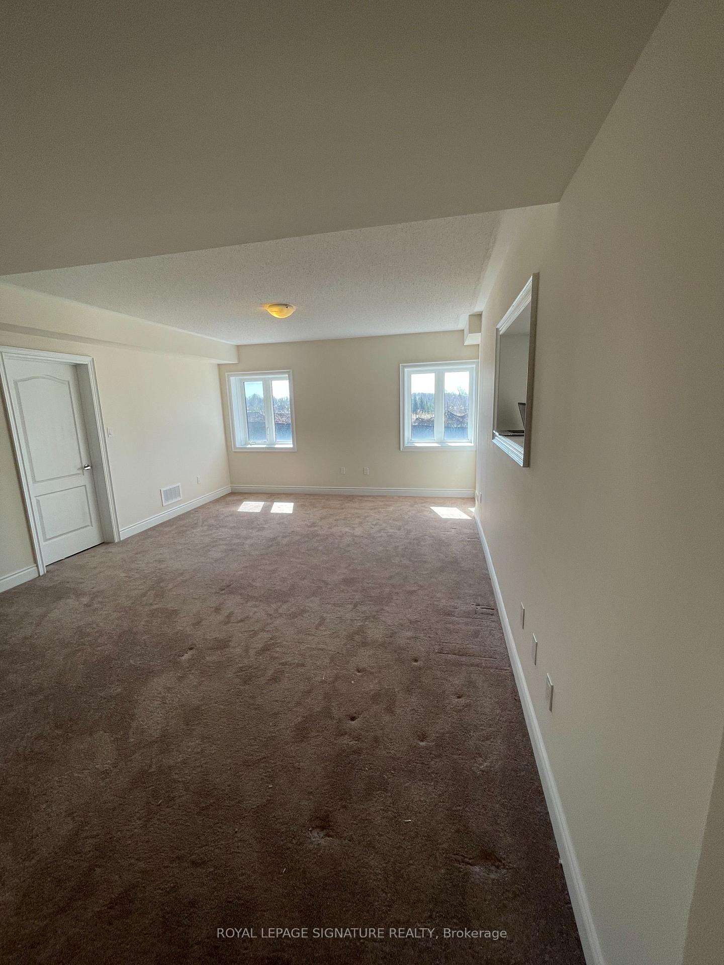 Photo 5 of 77 Ben Sinclair Avenue, East Gwillimbury, Queensville — HOMEH