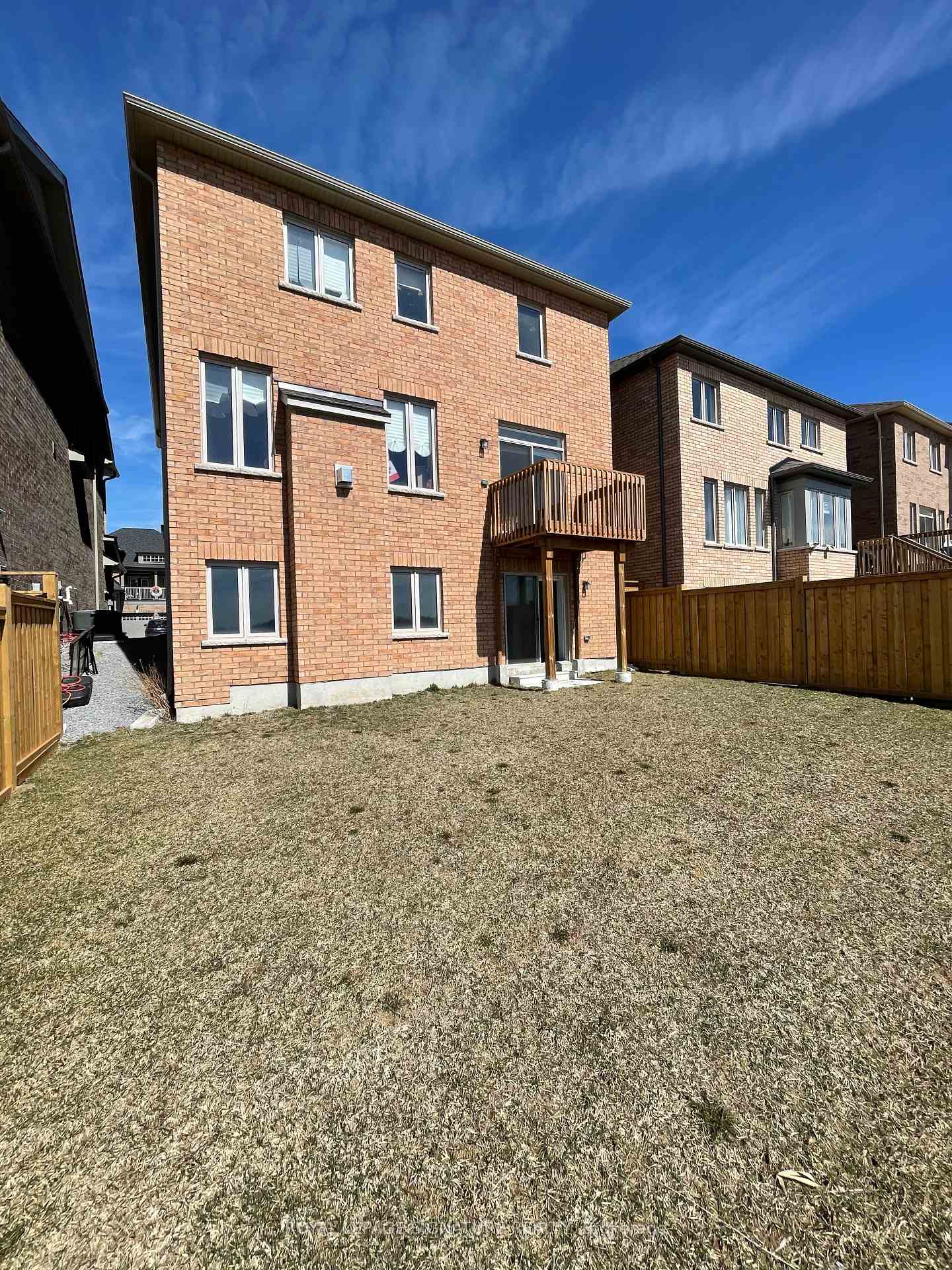 Photo 13 of 77 Ben Sinclair Avenue, East Gwillimbury, Queensville — HOMEH