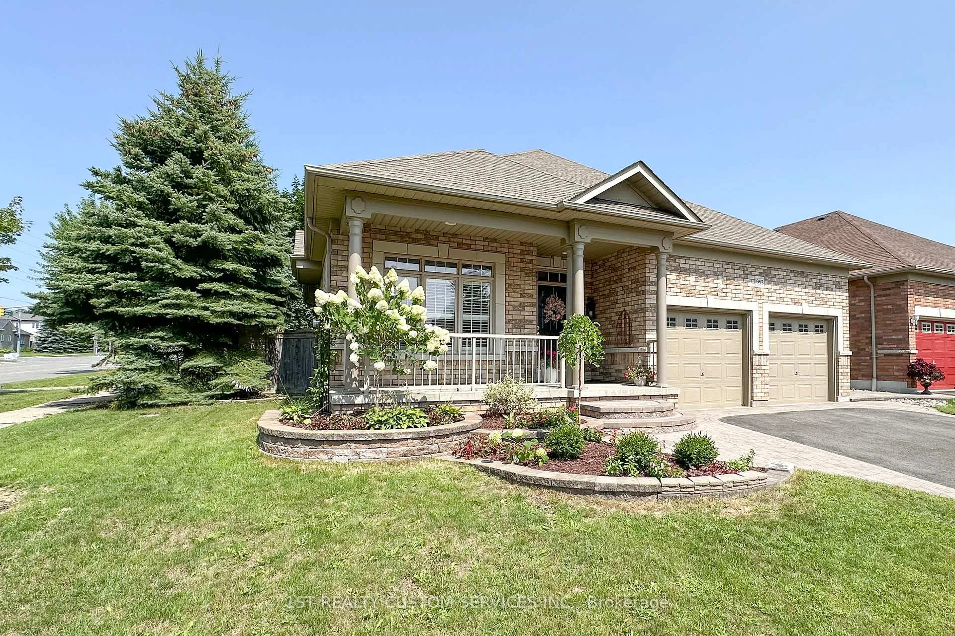 Front of 953 Greenleaf Circle