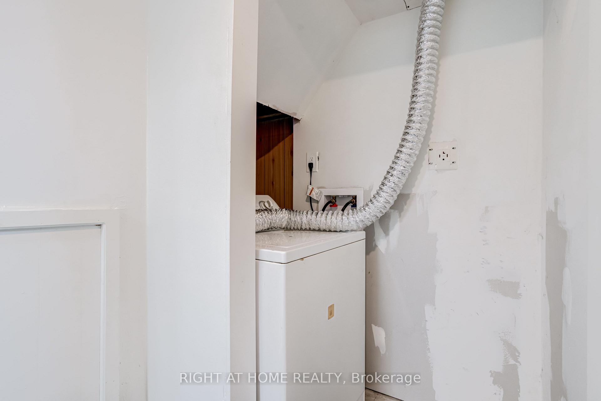 Photo 15 of 17 Toulon Crescent, London, East I — HOMEH