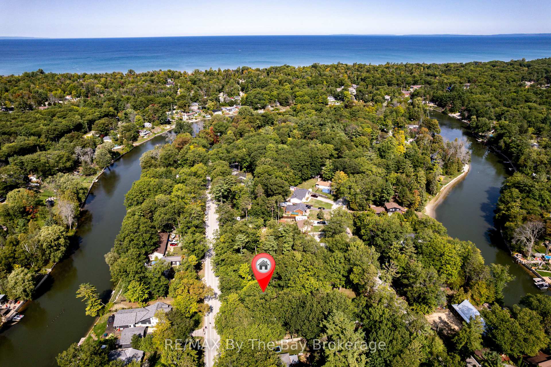 Photo 5 of 717 Oxbow Park Drive, Wasaga Beach — HOMEH