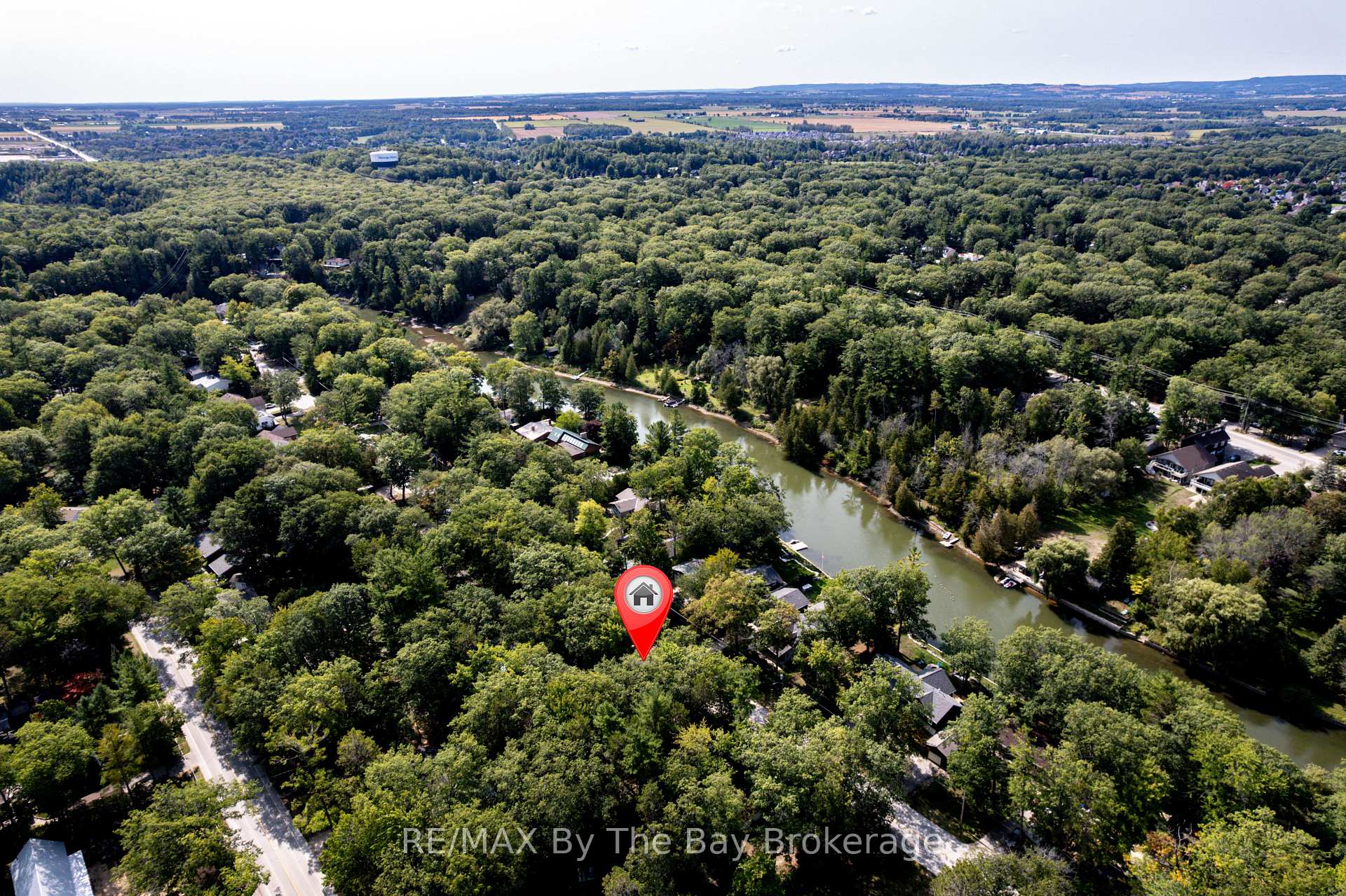 Photo 8 of 717 Oxbow Park Drive, Wasaga Beach — HOMEH